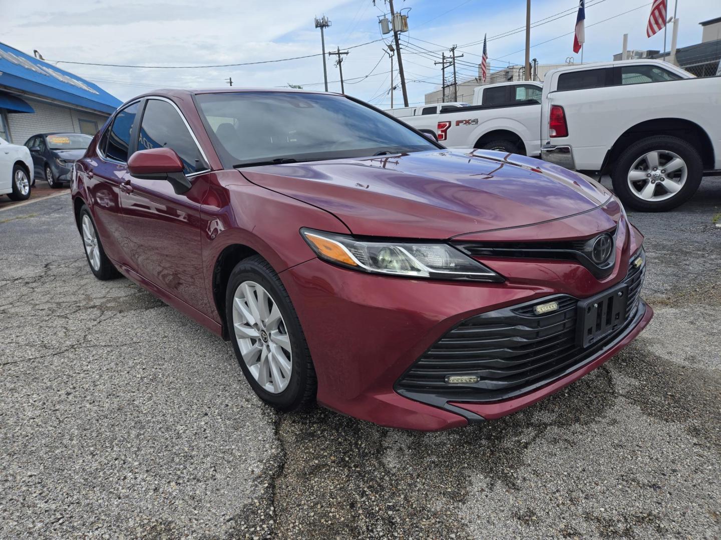 2020 Maroon Toyota Camry LE (4T1C11AK3LU) with an 2.5L L4 DOHC 16V engine, 8A transmission, located at 1842 Wirt Road, Houston, TX, 77055, (713) 973-3903, 29.805330, -95.484787 - Photo#6