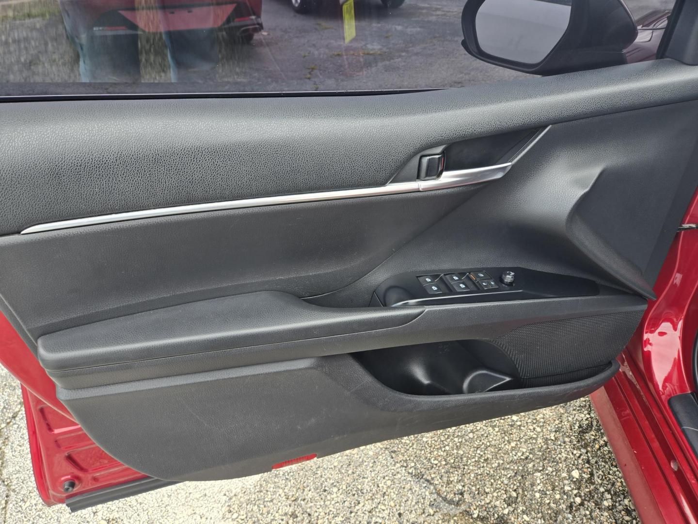 2020 Maroon Toyota Camry LE (4T1C11AK3LU) with an 2.5L L4 DOHC 16V engine, 8A transmission, located at 1842 Wirt Road, Houston, TX, 77055, (713) 973-3903, 29.805330, -95.484787 - Photo#9