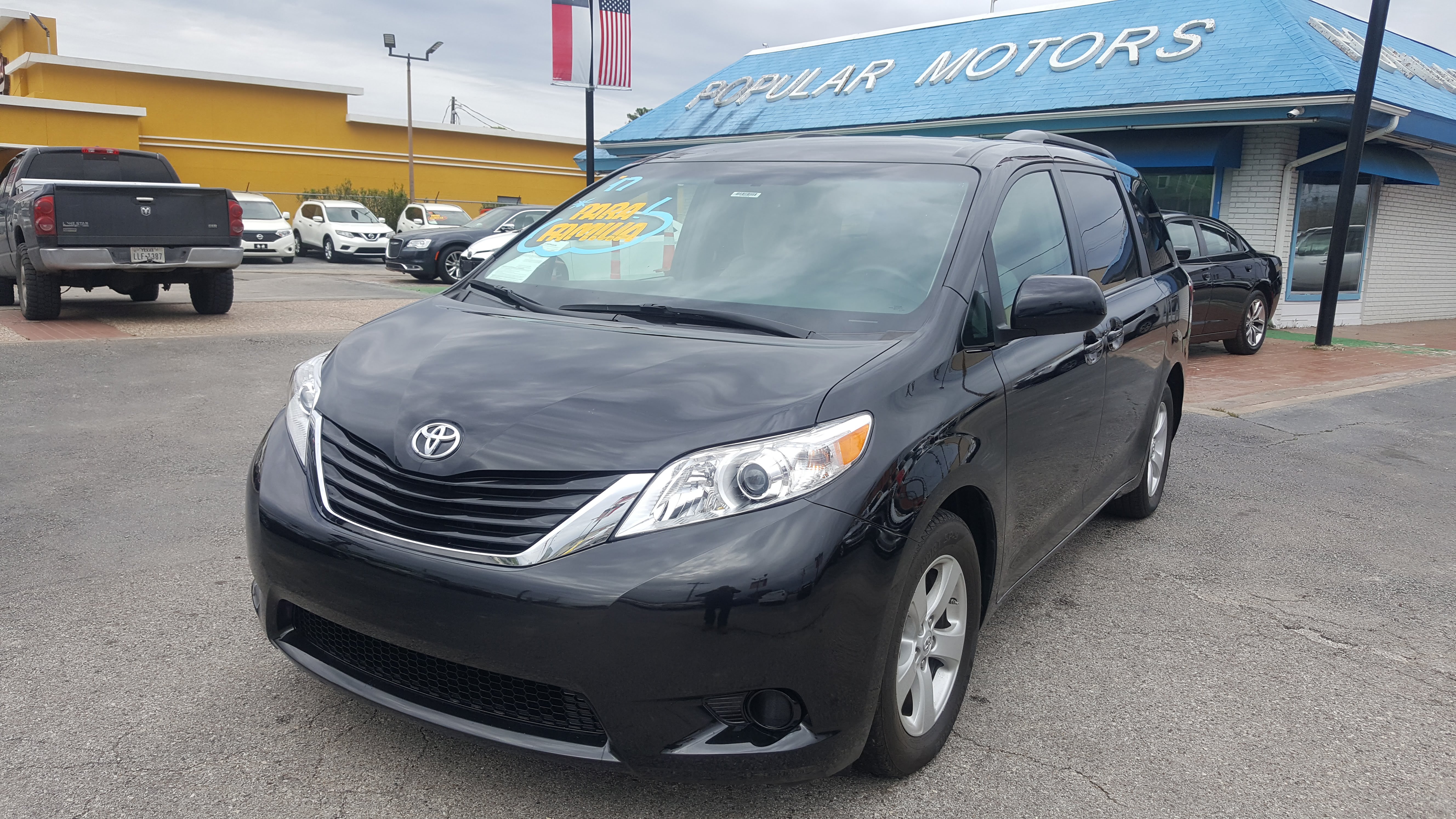 Popular Motors - 2017 Toyota Sienna LE 8-Passenger