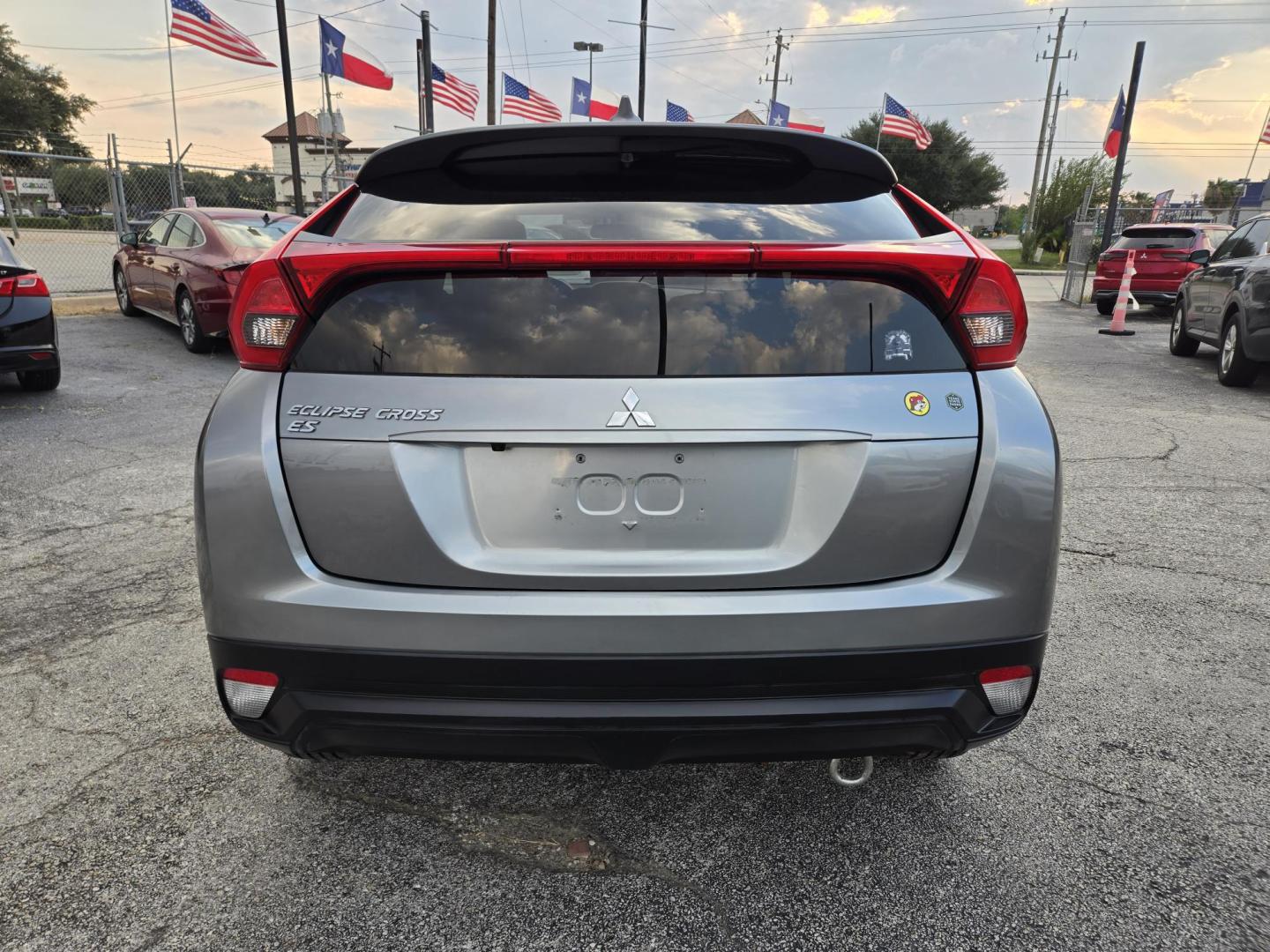 2020 Gray /Black Mitsubishi Eclipse Cross ES (JA4AS3AA0LZ) with an 1.5L L4 DOHC 16V engine, CVT transmission, located at 1842 Wirt Road, Houston, TX, 77055, (713) 973-3903, 29.805330, -95.484787 - Photo#3
