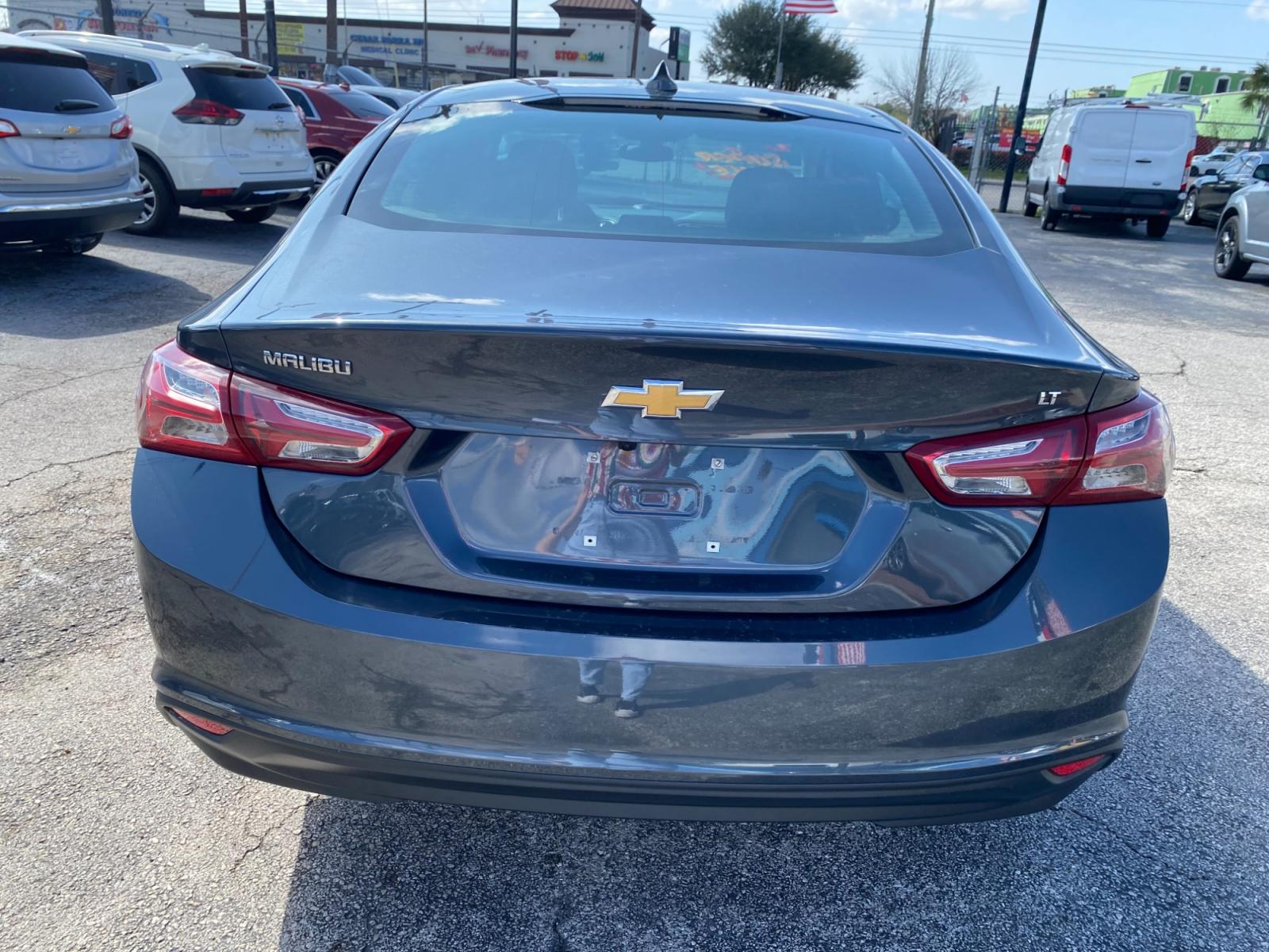 2021 Gray /GRAY Chevrolet Malibu LT (1G1ZD5ST6MF) with an 1.5L L4 DOHC 16V engine, 6A transmission, located at 1842 Wirt Road, Houston, TX, 77055, (713) 973-3903, 29.805330, -95.484787 - Photo #3