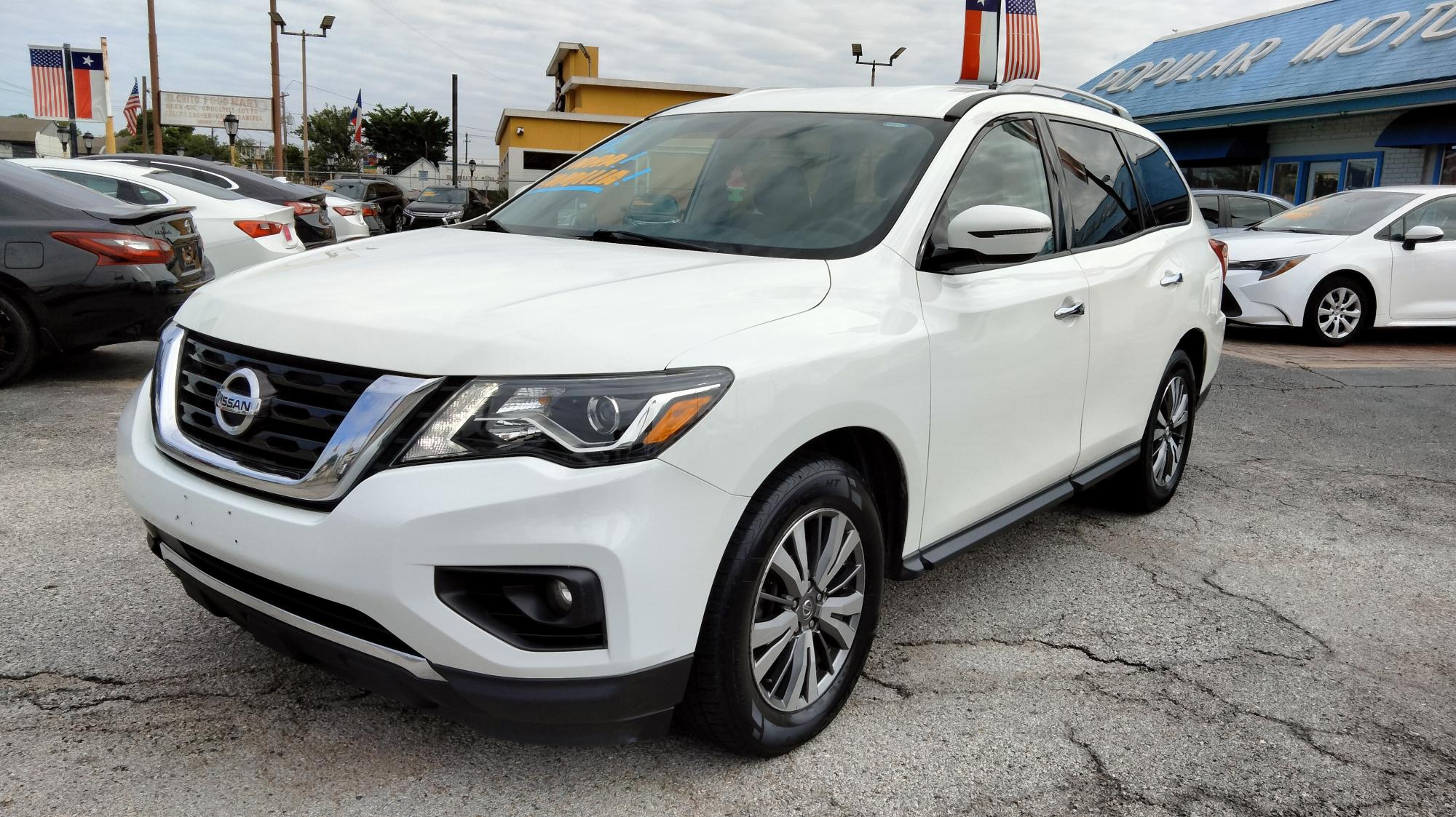 photo of 2020 Nissan Pathfinder SV