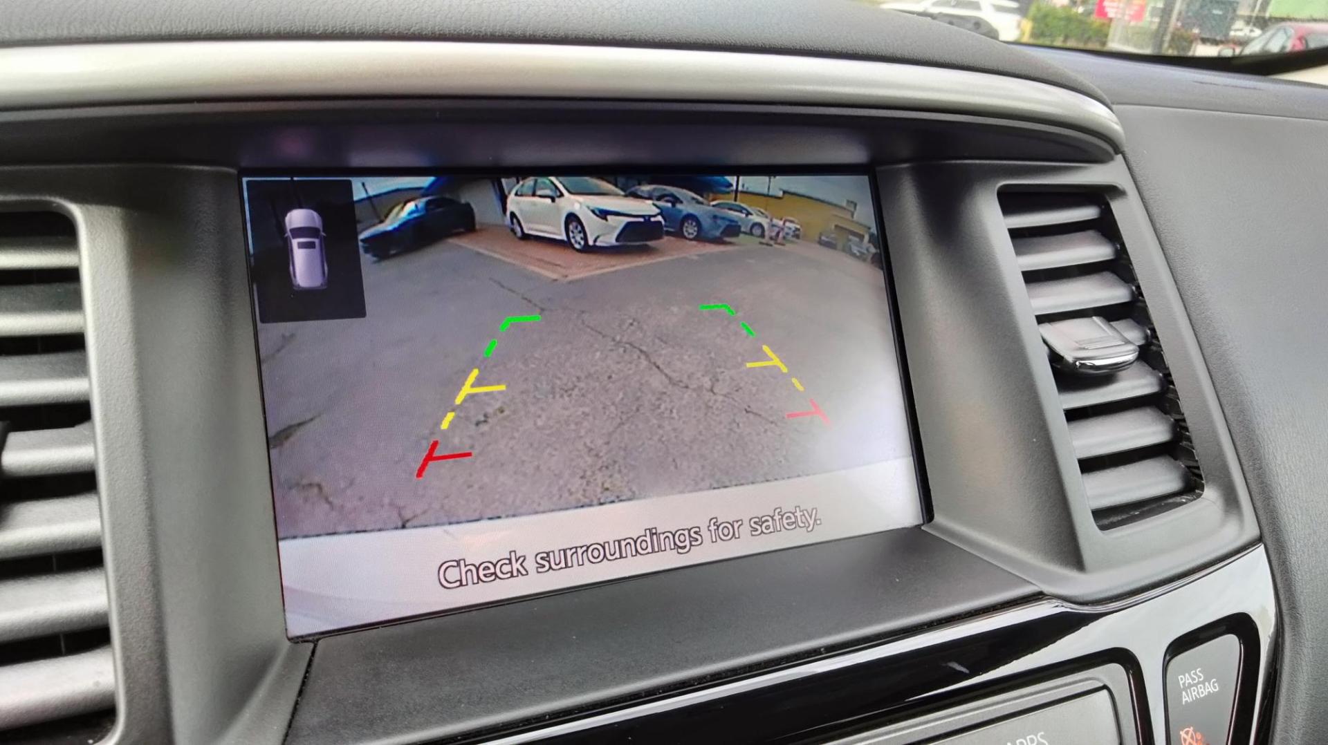 2020 White /Black Nissan Pathfinder SV (5N1DR2BN7LC) with an 3.5L V6 DOHC 24V engine, CVT transmission, located at 1842 Wirt Road, Houston, TX, 77055, (713) 973-3903, 29.805330, -95.484787 - Photo#17