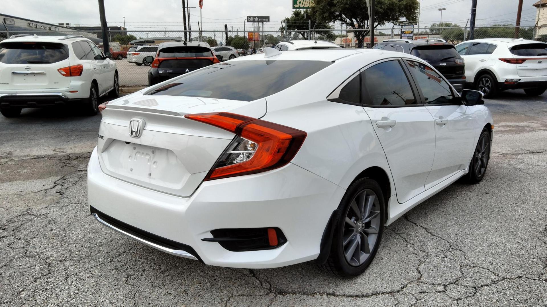 2020 White /Black Honda Civic EX-L Sedan CVT (19XFC1F77LE) with an 1.5L L4 DOHC 16V TURBO engine, CVT transmission, located at 1842 Wirt Road, Houston, TX, 77055, (713) 973-3903, 29.805330, -95.484787 - Photo#4