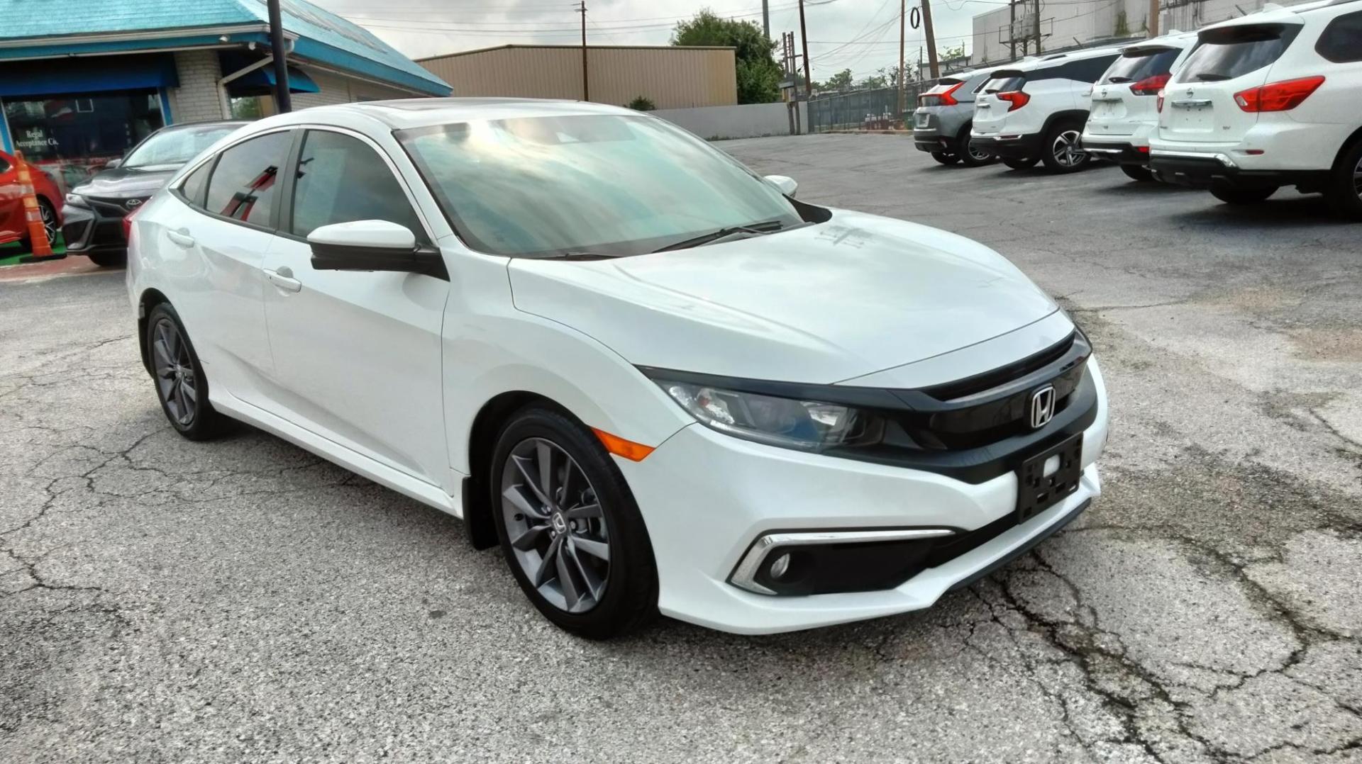 2020 White /Black Honda Civic EX-L Sedan CVT (19XFC1F77LE) with an 1.5L L4 DOHC 16V TURBO engine, CVT transmission, located at 1842 Wirt Road, Houston, TX, 77055, (713) 973-3903, 29.805330, -95.484787 - Photo#6