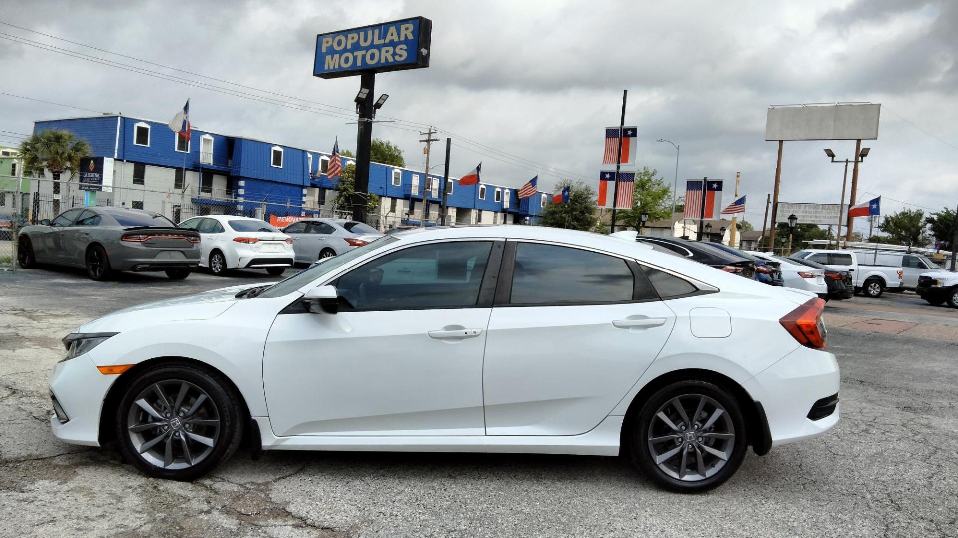 2020 White /Black Honda Civic EX-L Sedan CVT (19XFC1F77LE) with an 1.5L L4 DOHC 16V TURBO engine, CVT transmission, located at 1842 Wirt Road, Houston, TX, 77055, (713) 973-3903, 29.805330, -95.484787 - Photo#1