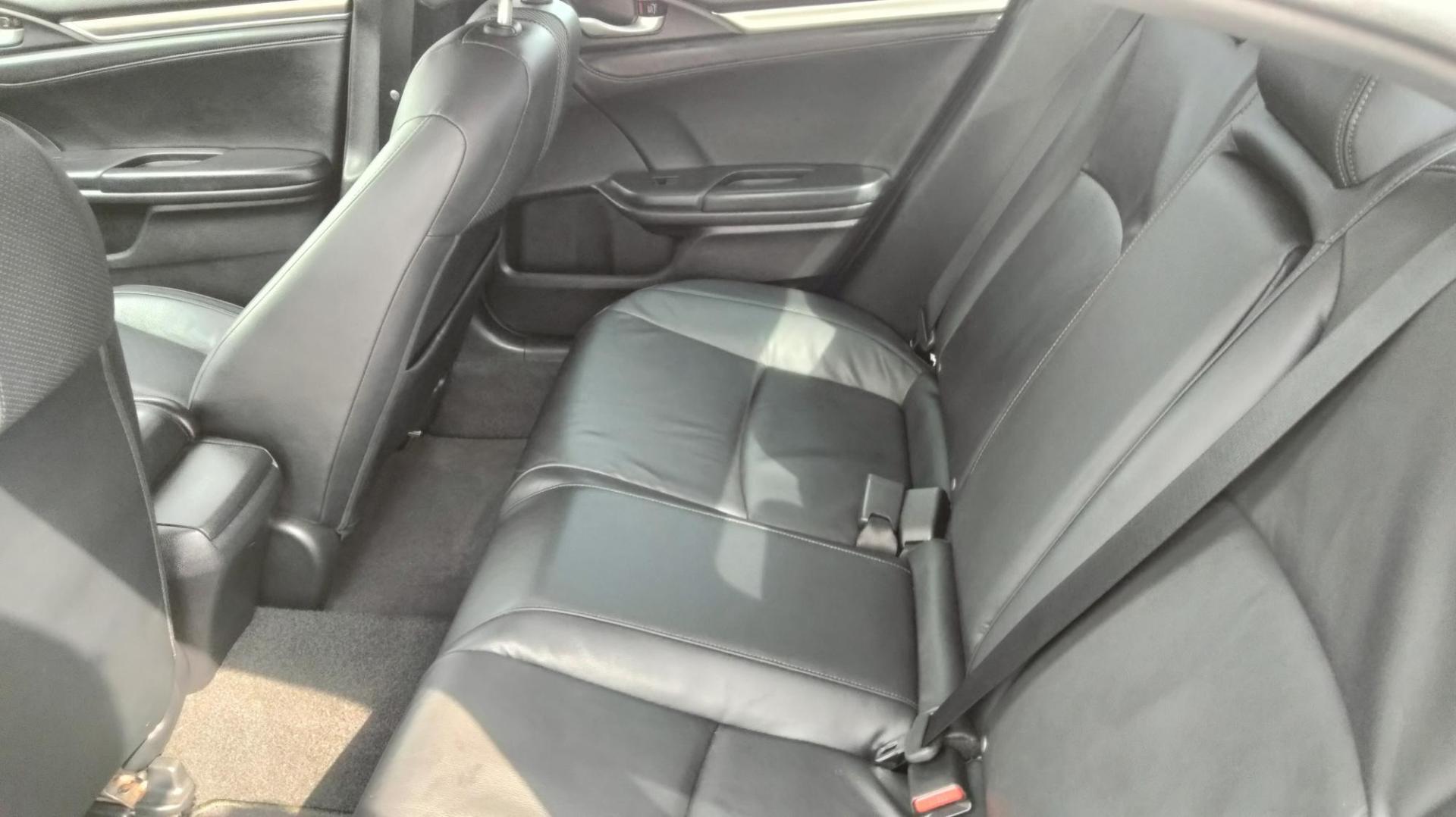 2020 White /Black Honda Civic EX-L Sedan CVT (19XFC1F77LE) with an 1.5L L4 DOHC 16V TURBO engine, CVT transmission, located at 1842 Wirt Road, Houston, TX, 77055, (713) 973-3903, 29.805330, -95.484787 - Photo#10