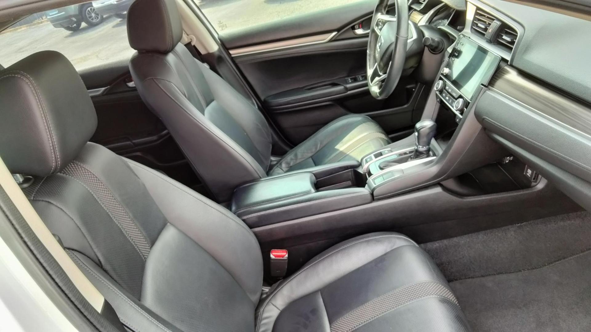 2020 White /Black Honda Civic EX-L Sedan CVT (19XFC1F77LE) with an 1.5L L4 DOHC 16V TURBO engine, CVT transmission, located at 1842 Wirt Road, Houston, TX, 77055, (713) 973-3903, 29.805330, -95.484787 - Photo#12