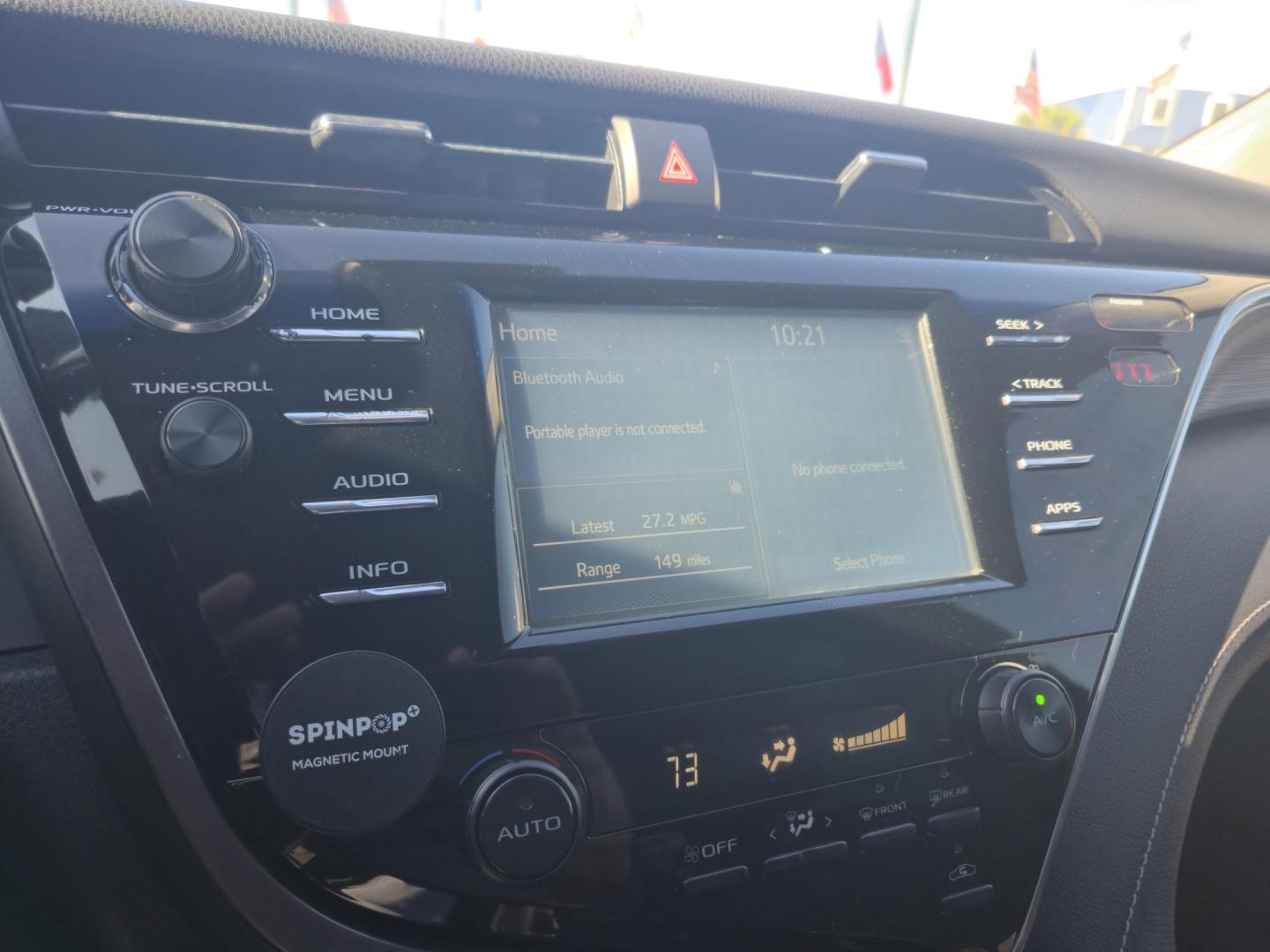 2018 Black /BLACK Toyota Camry SE (4T1B11HK9JU) with an 2.5L L4 DOHC 16V engine, 8A transmission, located at 1842 Wirt Road, Houston, TX, 77055, (713) 973-3903, 29.805330, -95.484787 - Photo#19