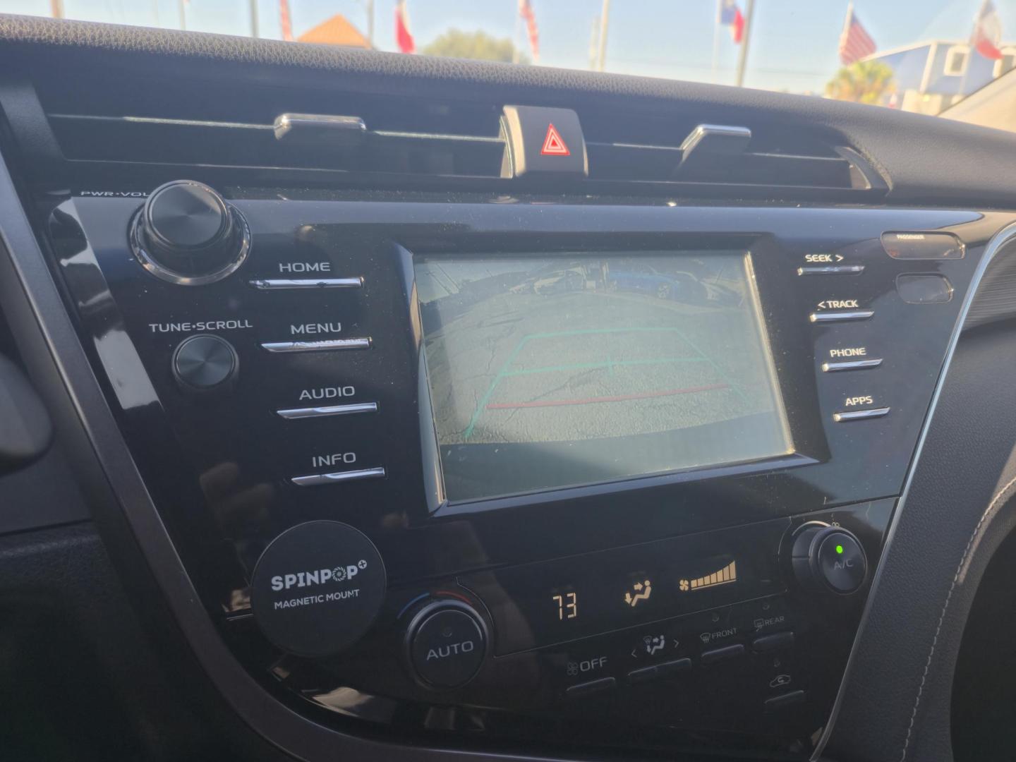 2018 Black /BLACK Toyota Camry SE (4T1B11HK9JU) with an 2.5L L4 DOHC 16V engine, 8A transmission, located at 1842 Wirt Road, Houston, TX, 77055, (713) 973-3903, 29.805330, -95.484787 - Photo#20