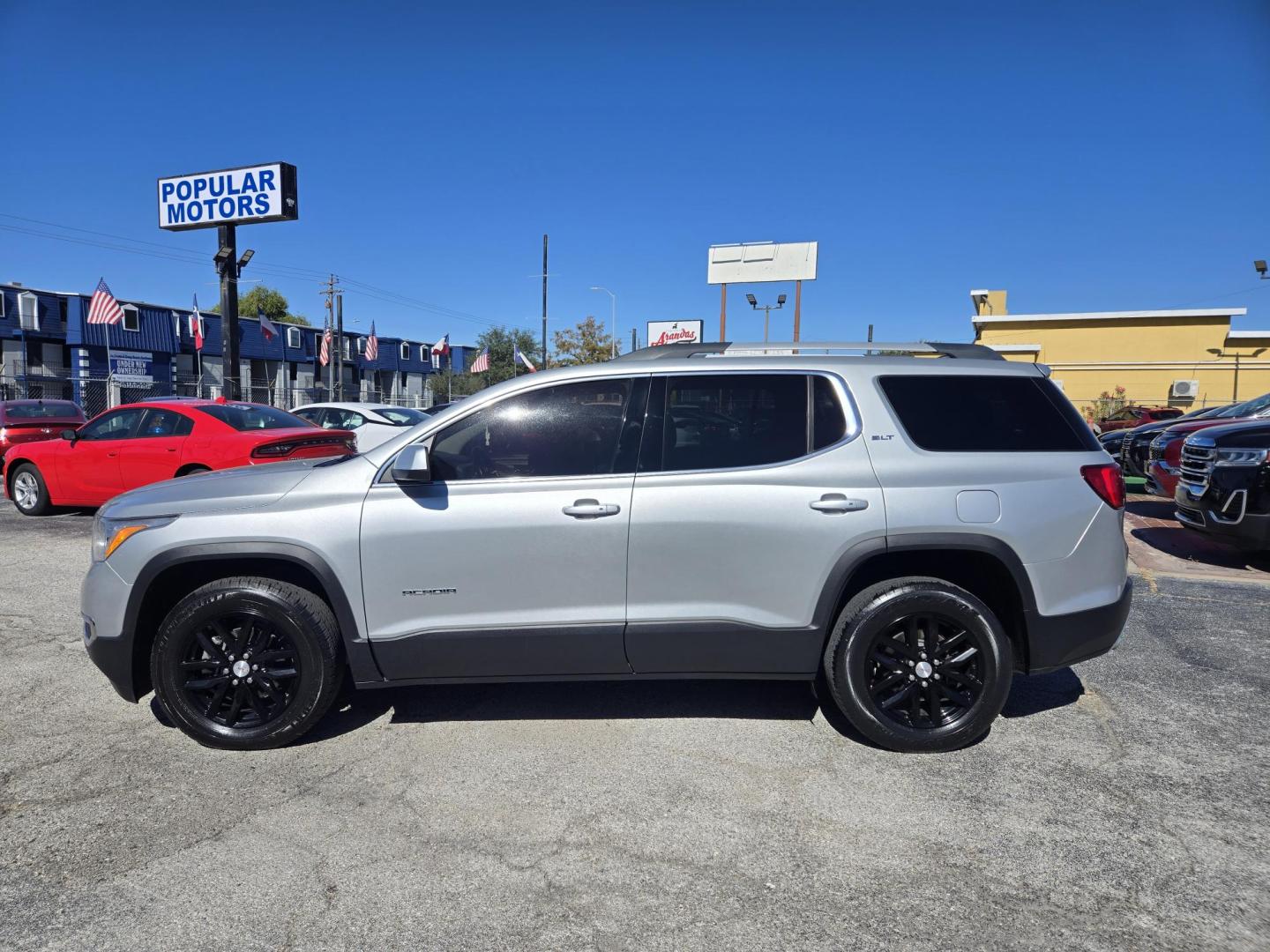 2019 Silver /Black GMC Acadia SLT-1 FWD (1GKKNMLS1KZ) with an 3.6L V6 DOHC 24V engine, 6A transmission, located at 1842 Wirt Road, Houston, TX, 77055, (713) 973-3903, 29.805330, -95.484787 - Photo#1
