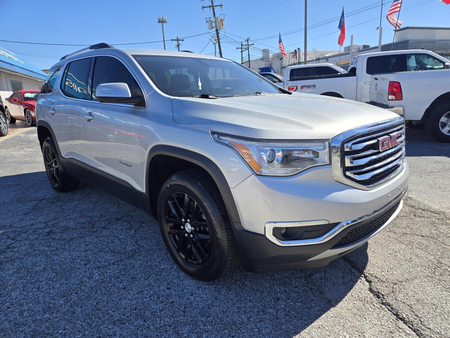 2019 Silver /Black GMC Acadia SLT-1 FWD (1GKKNMLS1KZ) with an 3.6L V6 DOHC 24V engine, 6A transmission, located at 1842 Wirt Road, Houston, TX, 77055, (713) 973-3903, 29.805330, -95.484787 - Photo#6