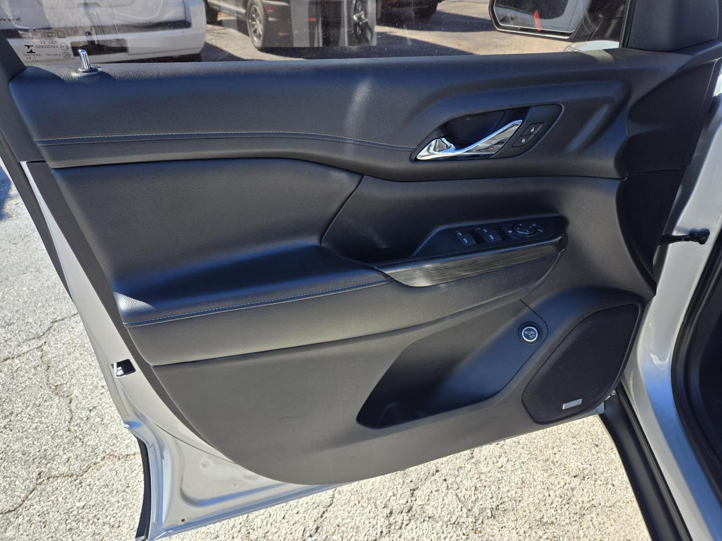 2019 Silver /Black GMC Acadia SLT-1 FWD (1GKKNMLS1KZ) with an 3.6L V6 DOHC 24V engine, 6A transmission, located at 1842 Wirt Road, Houston, TX, 77055, (713) 973-3903, 29.805330, -95.484787 - Photo#9