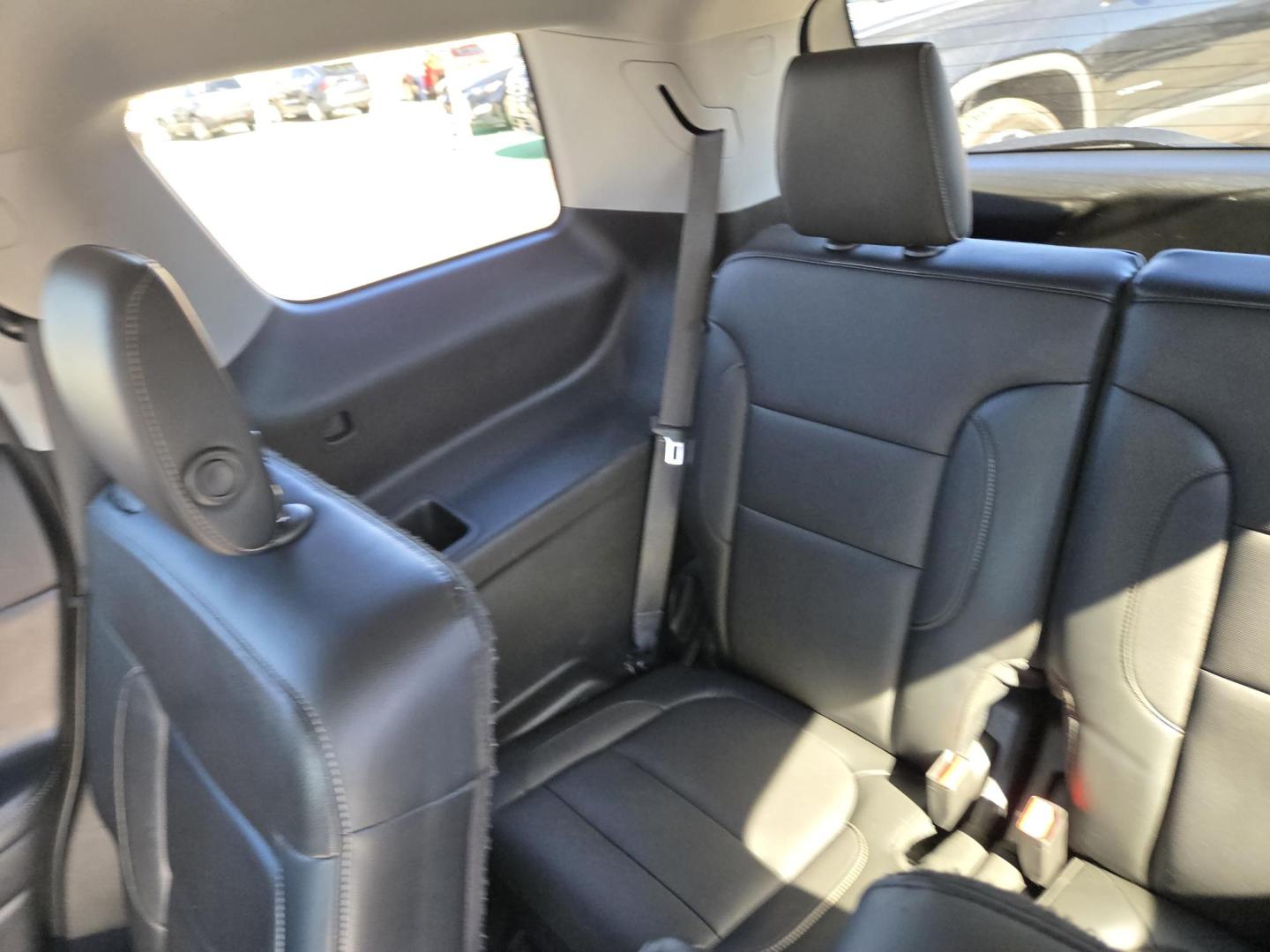 2019 Silver /Black GMC Acadia SLT-1 FWD (1GKKNMLS1KZ) with an 3.6L V6 DOHC 24V engine, 6A transmission, located at 1842 Wirt Road, Houston, TX, 77055, (713) 973-3903, 29.805330, -95.484787 - Photo#12