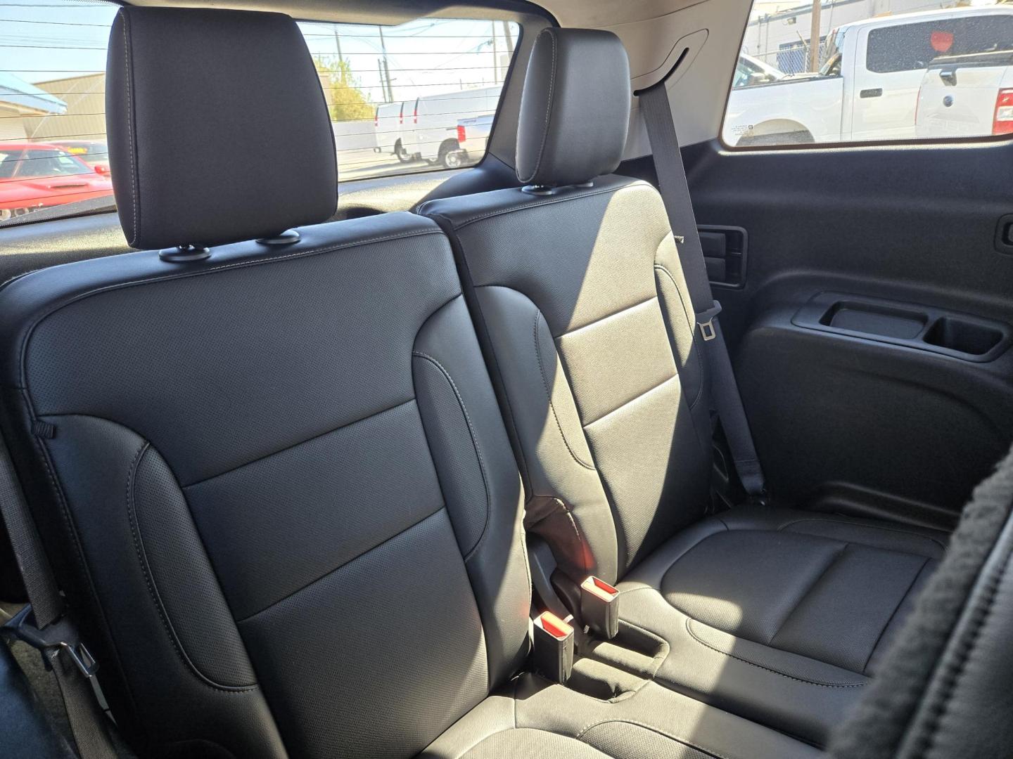 2019 Silver /Black GMC Acadia SLT-1 FWD (1GKKNMLS1KZ) with an 3.6L V6 DOHC 24V engine, 6A transmission, located at 1842 Wirt Road, Houston, TX, 77055, (713) 973-3903, 29.805330, -95.484787 - Photo#17