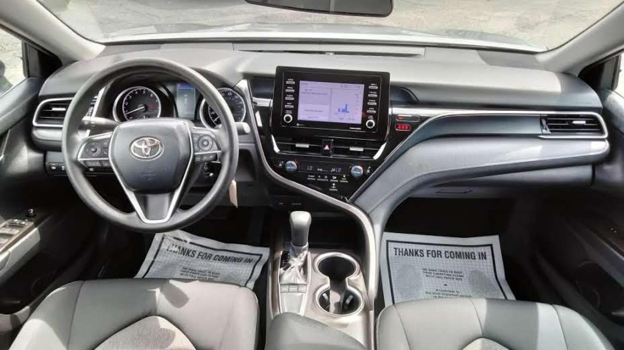 2022 Silver /Gray Toyota Camry LE (4T1C11AK3NU) with an 2.5L L4 DOHC 16V engine, 8A transmission, located at 1842 Wirt Road, Houston, TX, 77055, (713) 973-3903, 29.805330, -95.484787 - Photo #16