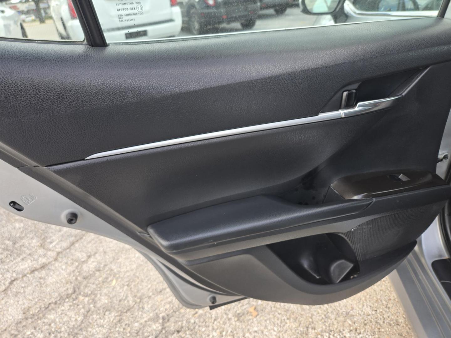 2022 Silver /Gray Toyota Camry LE (4T1C11AK3NU) with an 2.5L L4 DOHC 16V engine, 8A transmission, located at 1842 Wirt Road, Houston, TX, 77055, (713) 973-3903, 29.805330, -95.484787 - Photo#11