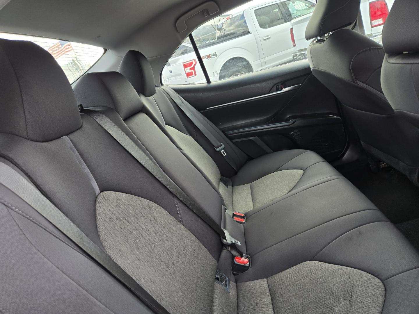 2022 Silver /Gray Toyota Camry LE (4T1C11AK3NU) with an 2.5L L4 DOHC 16V engine, 8A transmission, located at 1842 Wirt Road, Houston, TX, 77055, (713) 973-3903, 29.805330, -95.484787 - Photo#14