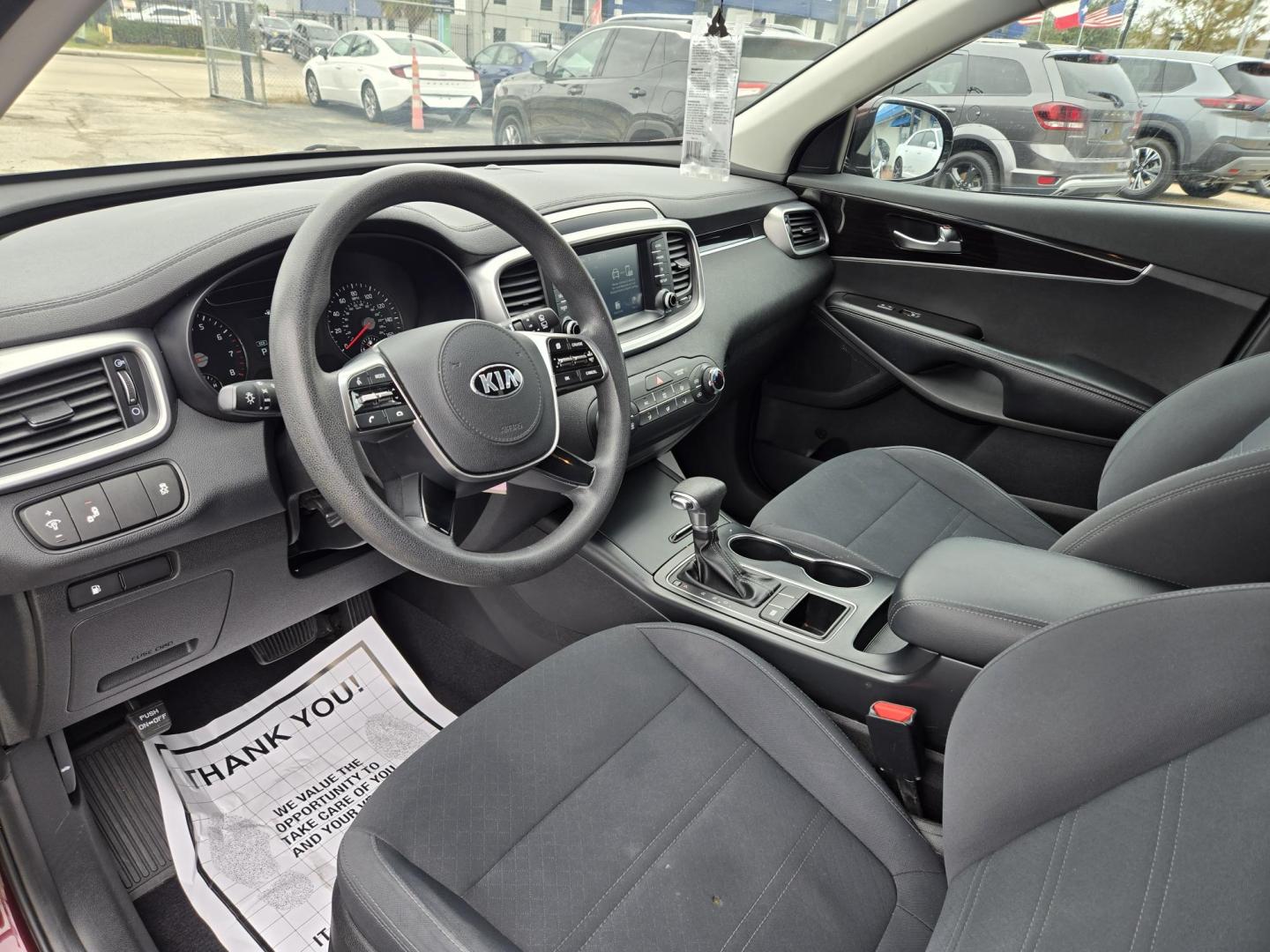 2019 MARRON /Gray Kia Sorento LX 2WD (5XYPG4A32KG) with an 2.4L L4 DOHC 16V engine, 6A transmission, located at 1842 Wirt Road, Houston, TX, 77055, (713) 973-3903, 29.805330, -95.484787 - Photo#8