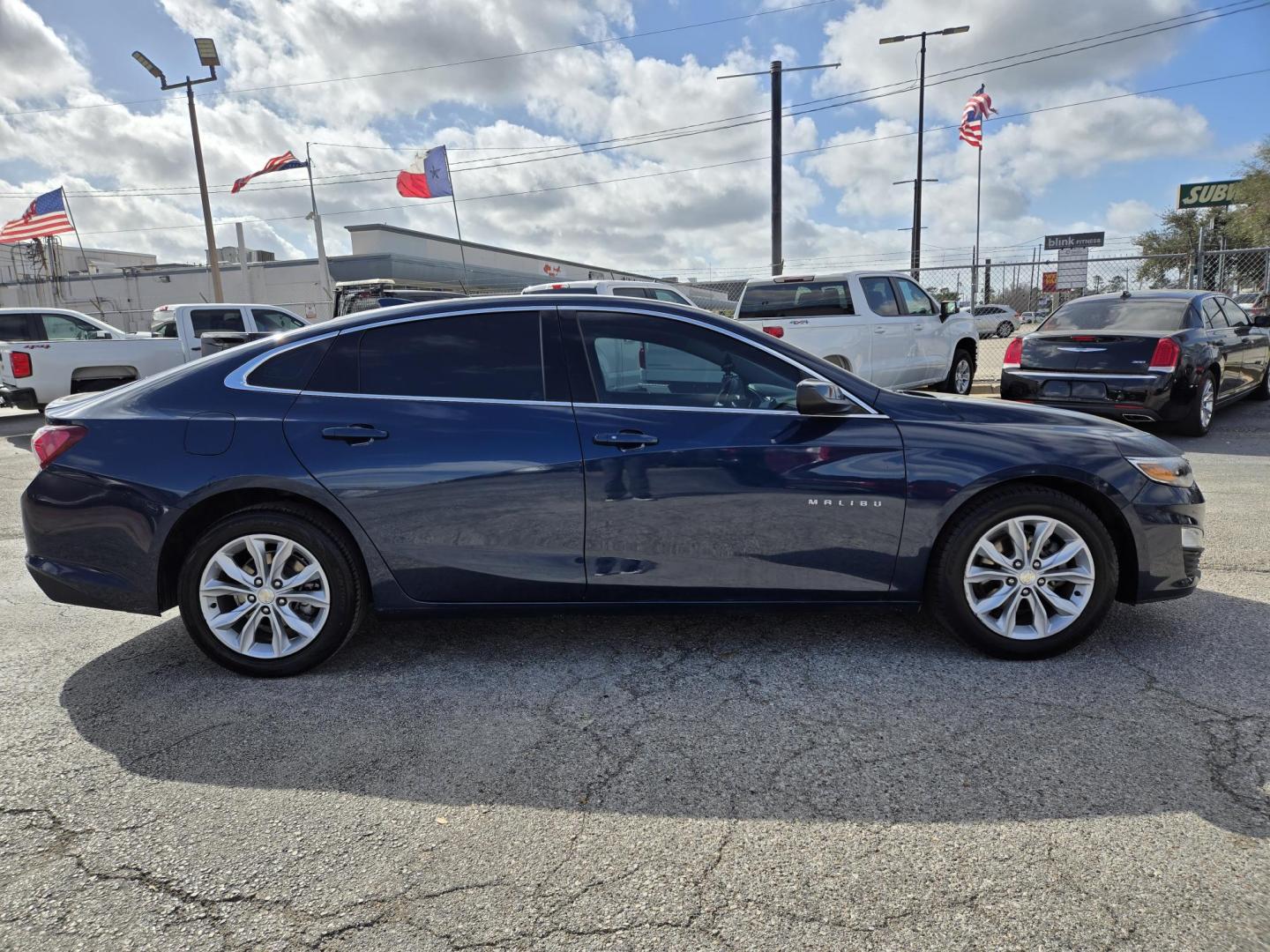 2022 BLUE /BLACK Chevrolet Malibu LT (1G1ZD5ST0NF) with an 1.5L L4 DOHC 16V engine, 6A transmission, located at 1842 Wirt Road, Houston, TX, 77055, (713) 973-3903, 29.805330, -95.484787 - Photo#5