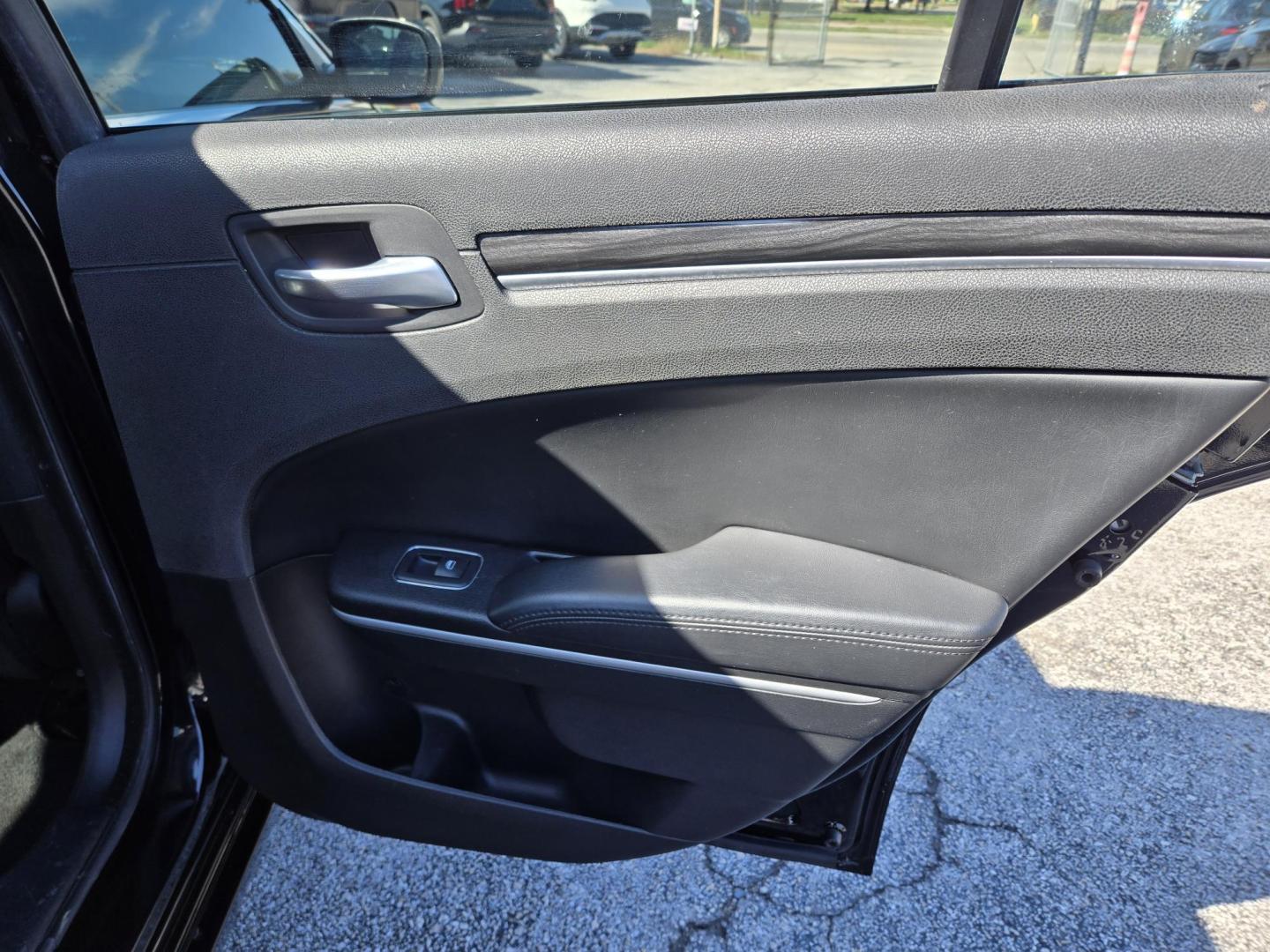 2020 Black /Black Chrysler 300 Touring (2C3CCAAG2LH) with an 3.6L V6 SOHC 24V engine, 8A transmission, located at 1842 Wirt Road, Houston, TX, 77055, (713) 973-3903, 29.805330, -95.484787 - Photo#15
