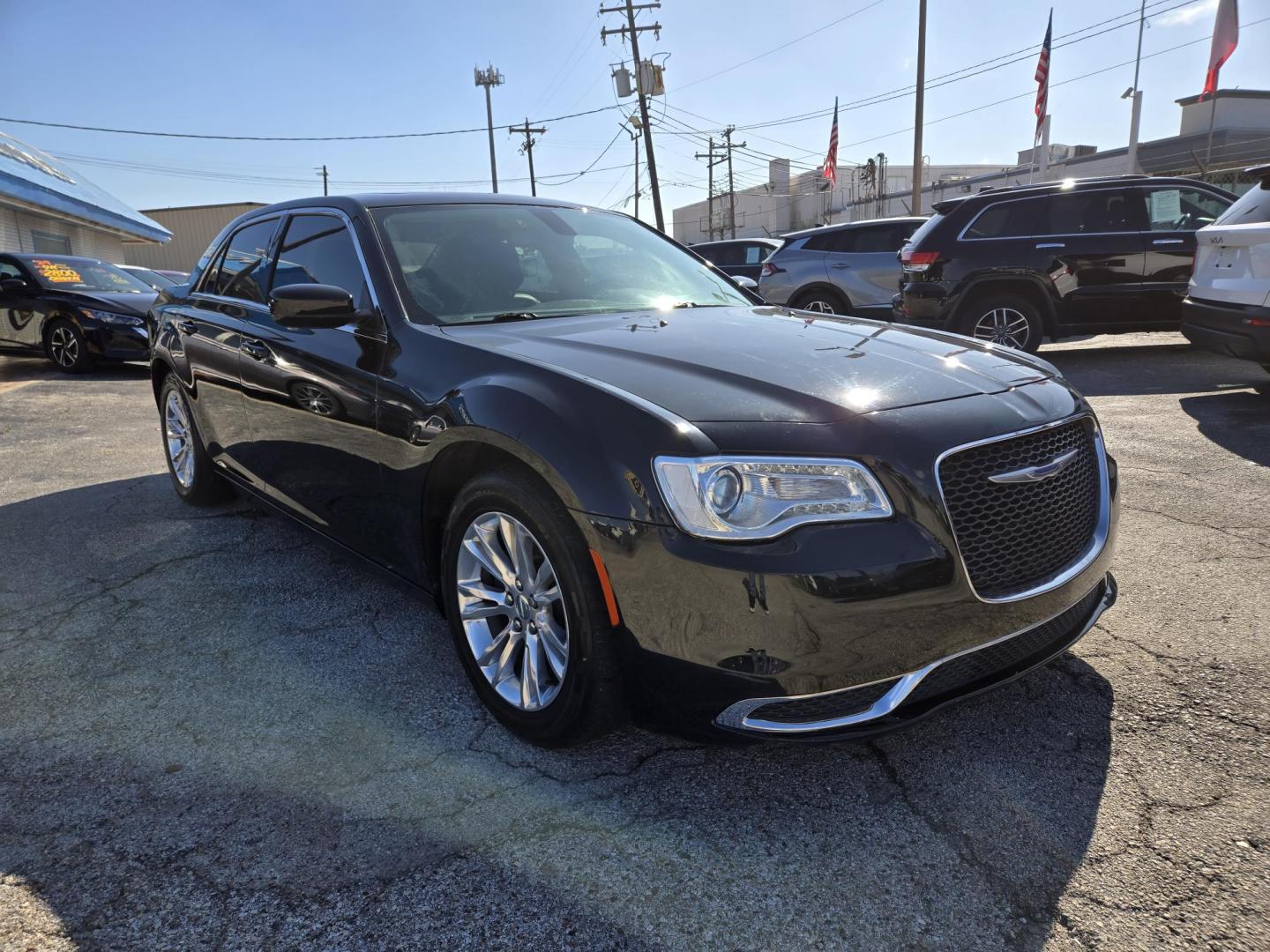 2020 Black /Black Chrysler 300 Touring (2C3CCAAG2LH) with an 3.6L V6 SOHC 24V engine, 8A transmission, located at 1842 Wirt Road, Houston, TX, 77055, (713) 973-3903, 29.805330, -95.484787 - Photo#6