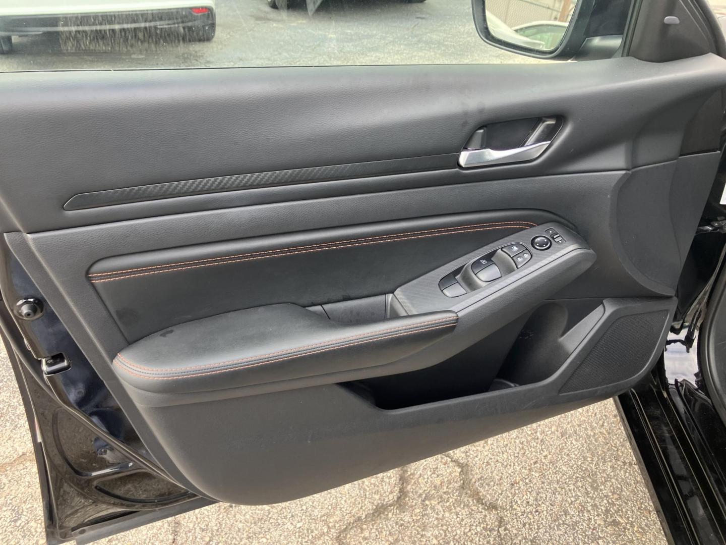 2022 Black /Black Nissan Altima (1N4BL4CV8NN) , located at 1842 Wirt Road, Houston, TX, 77055, (713) 973-3903, 29.805330, -95.484787 - Photo#9