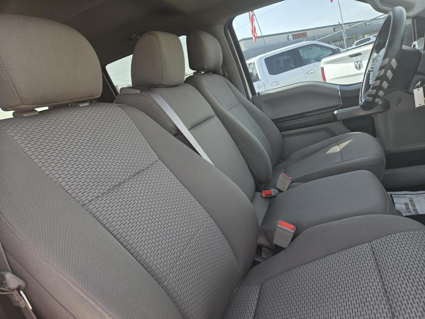 2018 White /Gray Ford F-150 XLT SuperCrew (1FTFW1EG2JF) , located at 1842 Wirt Road, Houston, TX, 77055, (713) 973-3903, 29.805330, -95.484787 - Photo#12