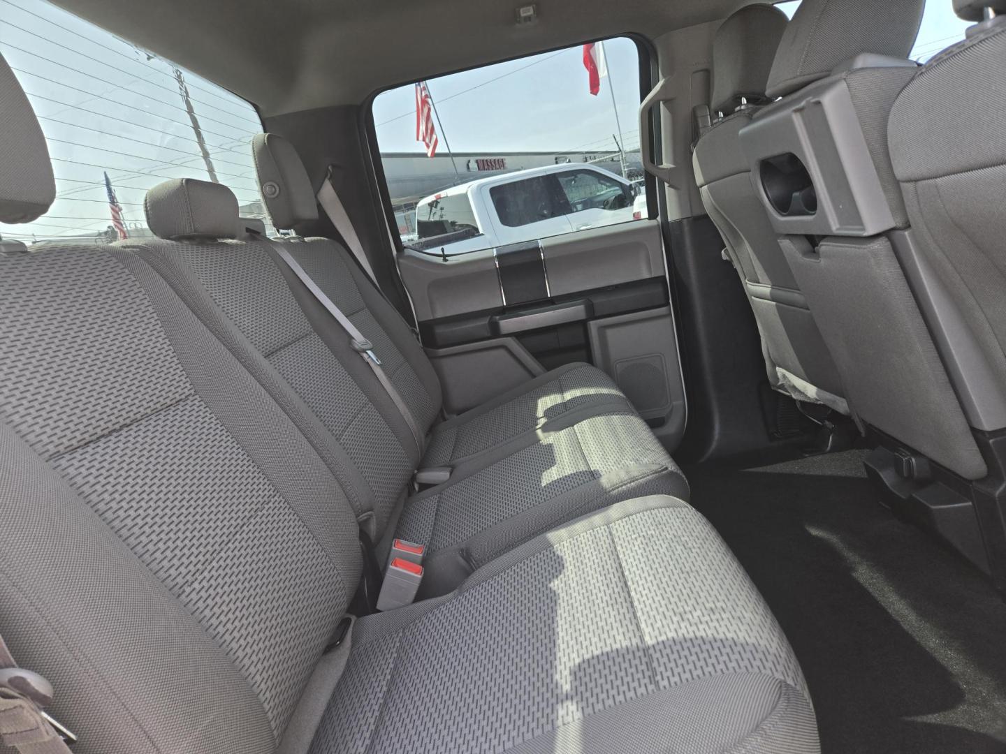 2018 White /Gray Ford F-150 XLT SuperCrew (1FTFW1EG2JF) , located at 1842 Wirt Road, Houston, TX, 77055, (713) 973-3903, 29.805330, -95.484787 - Photo#14