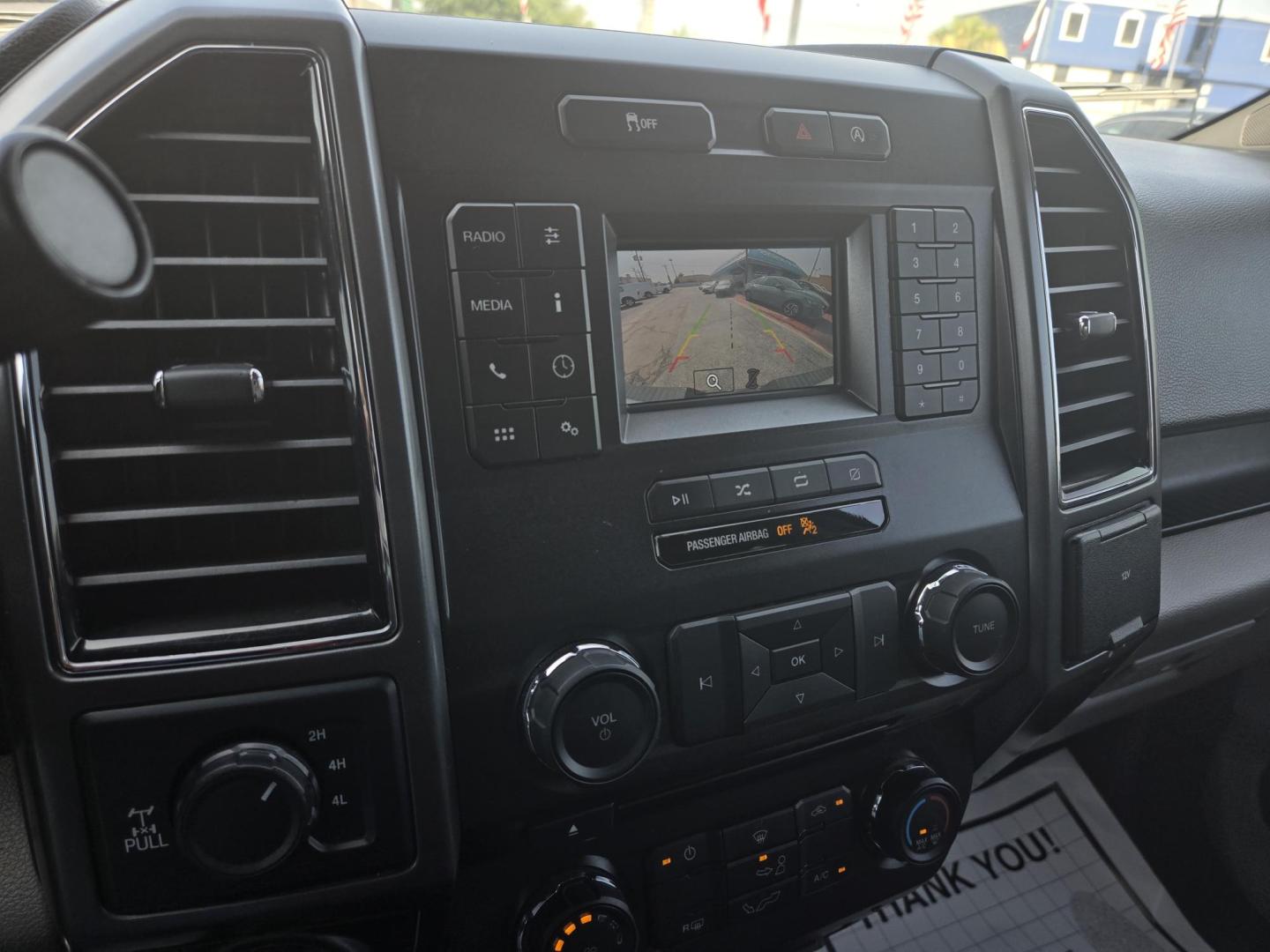 2018 White /Gray Ford F-150 XLT SuperCrew (1FTFW1EG2JF) , located at 1842 Wirt Road, Houston, TX, 77055, (713) 973-3903, 29.805330, -95.484787 - Photo#20