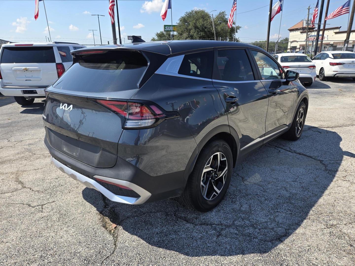 2023 Gray /GRAY Kia Sportage LX FWD (KNDPU3AF8P7) with an 2.5L V6 DOHC 24V engine, 8A transmission, located at 1842 Wirt Road, Houston, TX, 77055, (713) 973-3903, 29.805330, -95.484787 - Photo#4