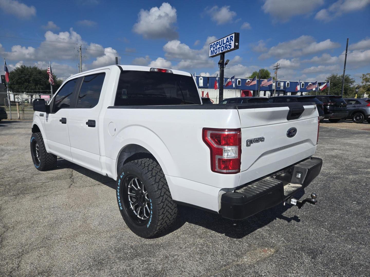 2018 White /Gray Ford F-150 XL SuperCrew 5.5-ft. 2WD (1FTEW1C51JK) with an 5.0L V8 OHV 32V engine, 6A transmission, located at 1842 Wirt Road, Houston, TX, 77055, (713) 973-3903, 29.805330, -95.484787 - Photo#2