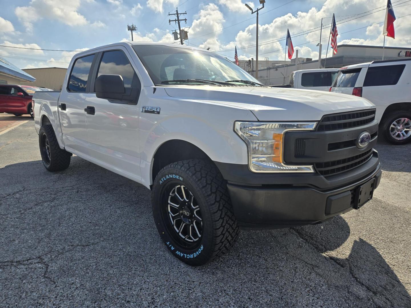 2018 White /Gray Ford F-150 XL SuperCrew 5.5-ft. 2WD (1FTEW1C51JK) with an 5.0L V8 OHV 32V engine, 6A transmission, located at 1842 Wirt Road, Houston, TX, 77055, (713) 973-3903, 29.805330, -95.484787 - Photo#6