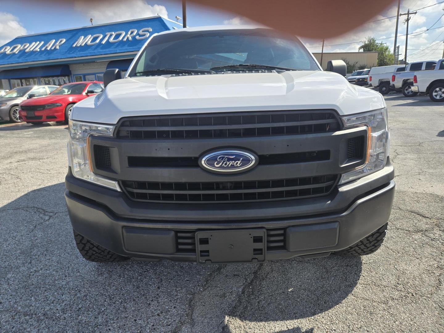2018 White /Gray Ford F-150 XL SuperCrew 5.5-ft. 2WD (1FTEW1C51JK) with an 5.0L V8 OHV 32V engine, 6A transmission, located at 1842 Wirt Road, Houston, TX, 77055, (713) 973-3903, 29.805330, -95.484787 - Photo#7