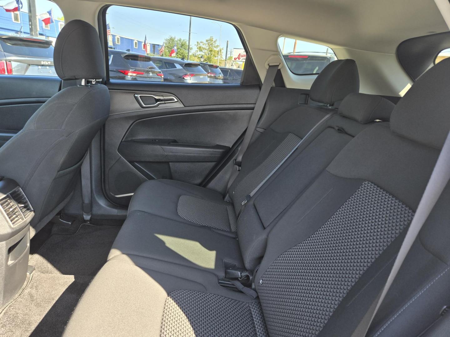 2023 Silver /Black Kia Sportage (KNDPU3AF2P7) , located at 1842 Wirt Road, Houston, TX, 77055, (713) 973-3903, 29.805330, -95.484787 - Photo#10