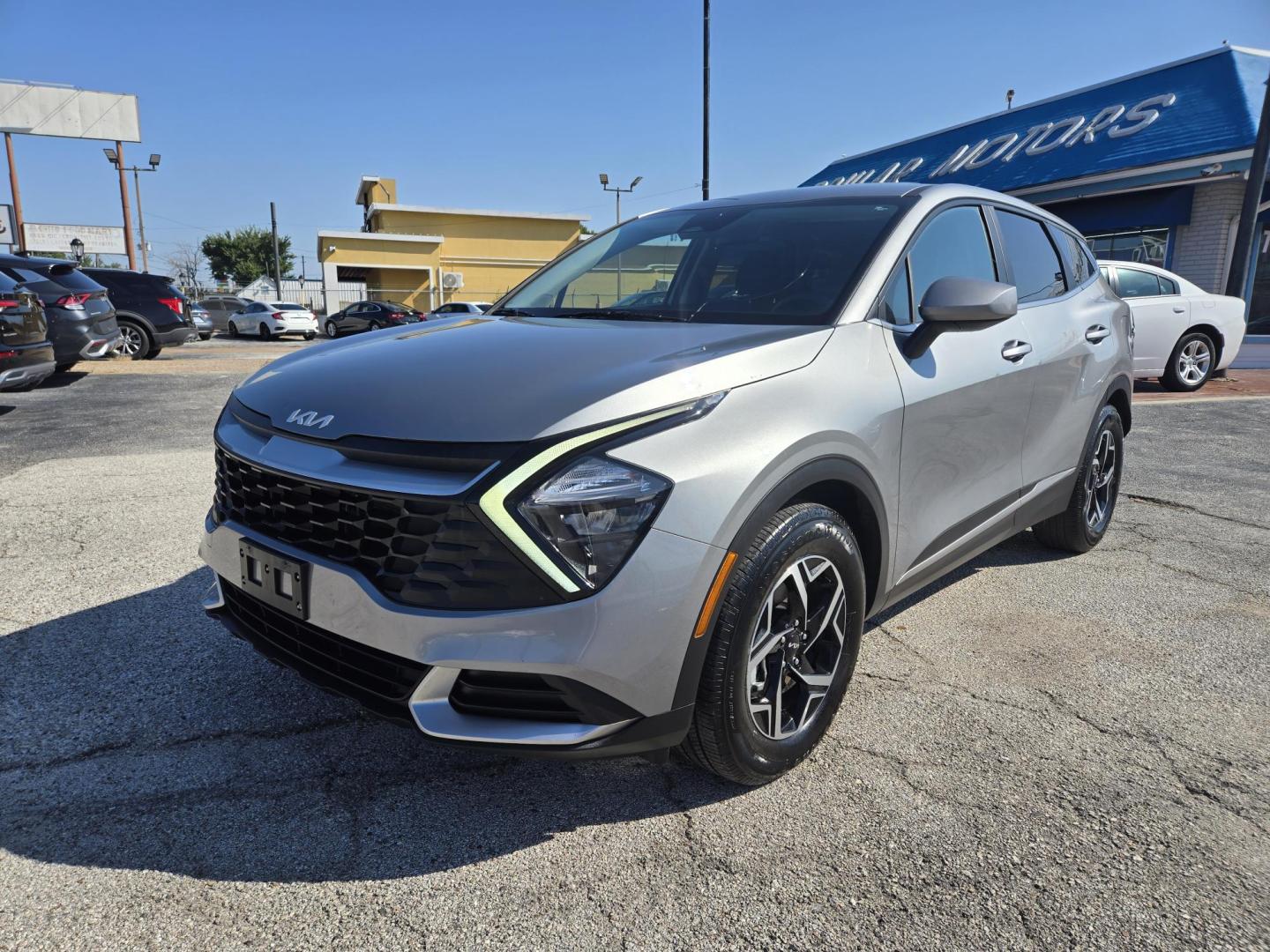 2023 Silver /Black Kia Sportage (KNDPU3AF2P7) , located at 1842 Wirt Road, Houston, TX, 77055, (713) 973-3903, 29.805330, -95.484787 - Photo#0