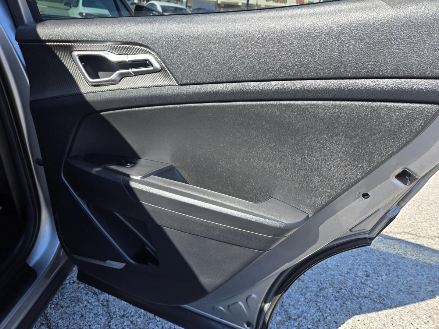 2023 Silver /Black Kia Sportage (KNDPU3AF2P7) , located at 1842 Wirt Road, Houston, TX, 77055, (713) 973-3903, 29.805330, -95.484787 - Photo#15