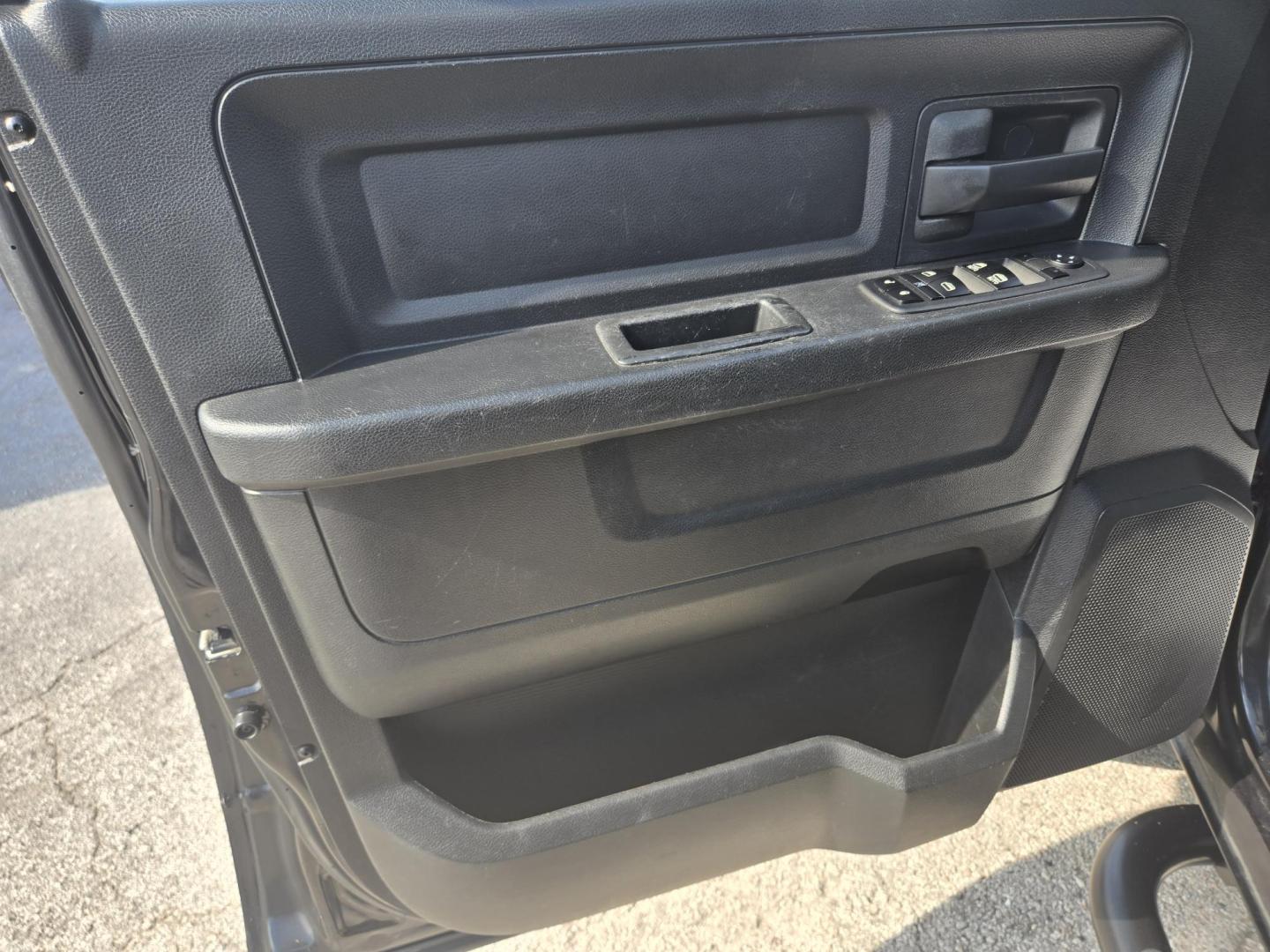 2019 Black /Black RAM 1500 Tradesman Quad Cab 4WD (1C6RR7FG5KS) with an 3.6L V6 DOHC 24V FFV engine, 8A transmission, located at 1842 Wirt Road, Houston, TX, 77055, (713) 973-3903, 29.805330, -95.484787 - Photo#9