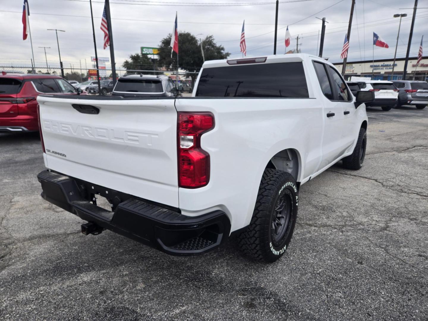 2021 White /Black Chevrolet Silverado 1500 (1GCRWAEH2MZ) , located at 1842 Wirt Road, Houston, TX, 77055, (713) 973-3903, 29.805330, -95.484787 - Photo#4