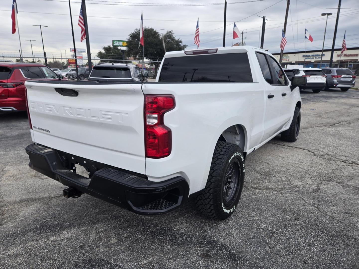 2021 White /Black Chevrolet Silverado 1500 (1GCRWAEH2MZ) , located at 1842 Wirt Road, Houston, TX, 77055, (713) 973-3903, 29.805330, -95.484787 - Photo#5
