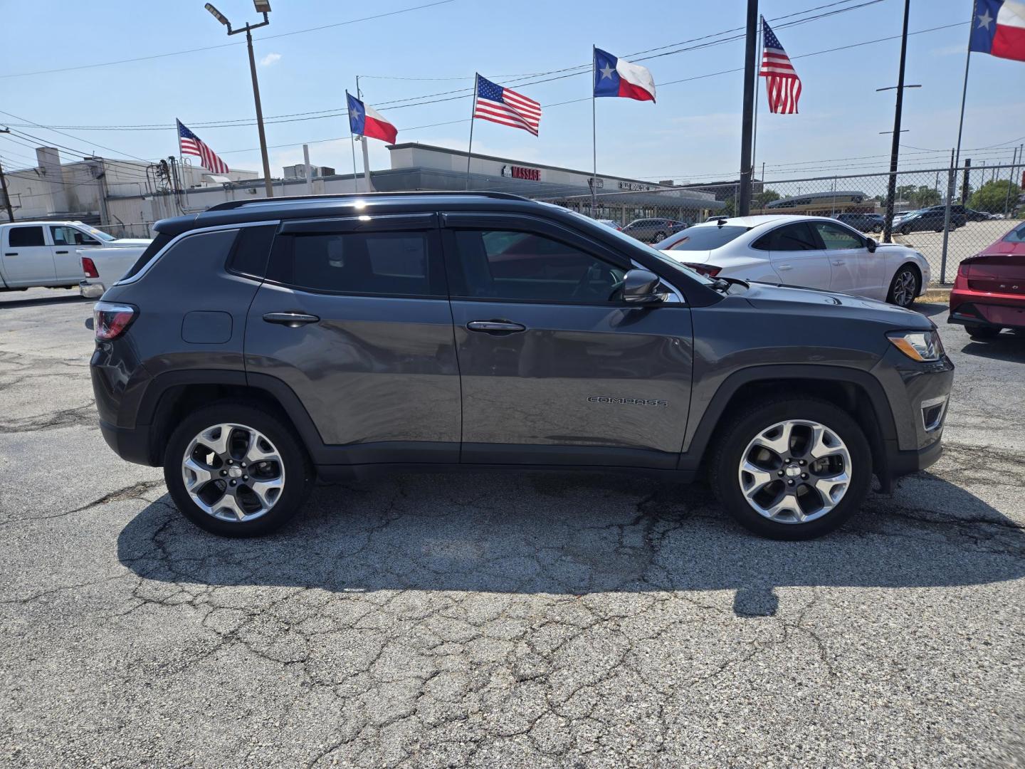 2021 Gray /BLACK Jeep Compass (3C4NJDCB7MT) , located at 1842 Wirt Road, Houston, TX, 77055, (713) 973-3903, 29.805330, -95.484787 - Photo#5