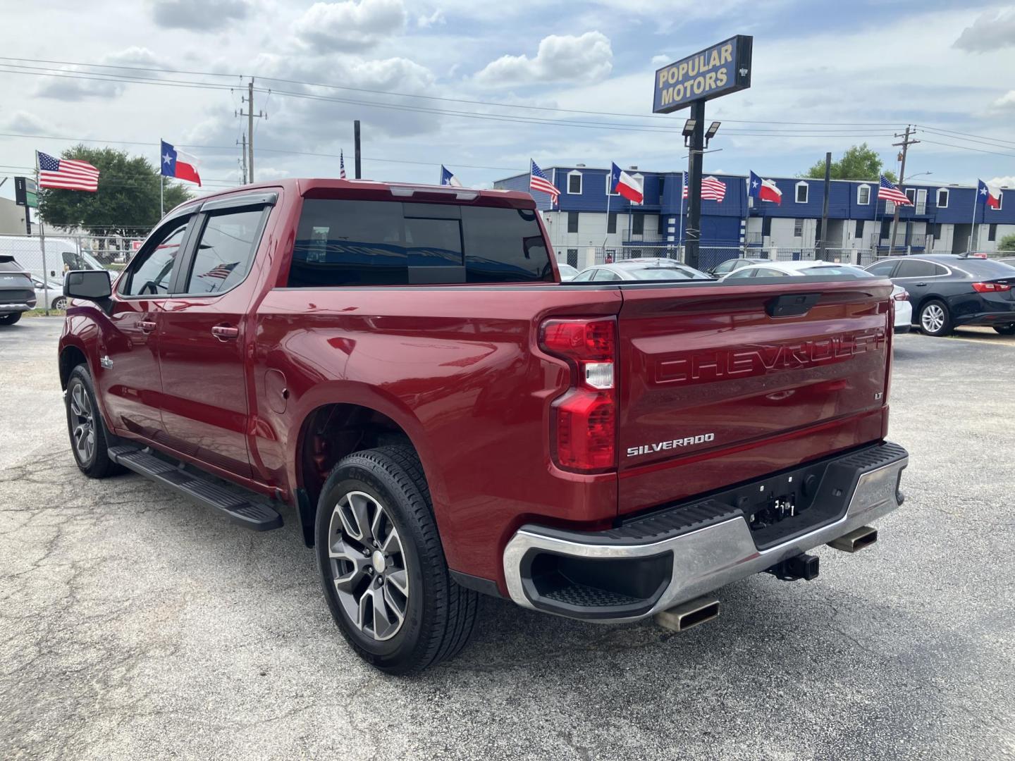 2020 Red /Black Chevrolet Silverado 1500 (3GCPWCED6LG) with an 5.3L engine, located at 1842 Wirt Road, Houston, TX, 77055, (713) 973-3903, 29.805330, -95.484787 - Photo#2