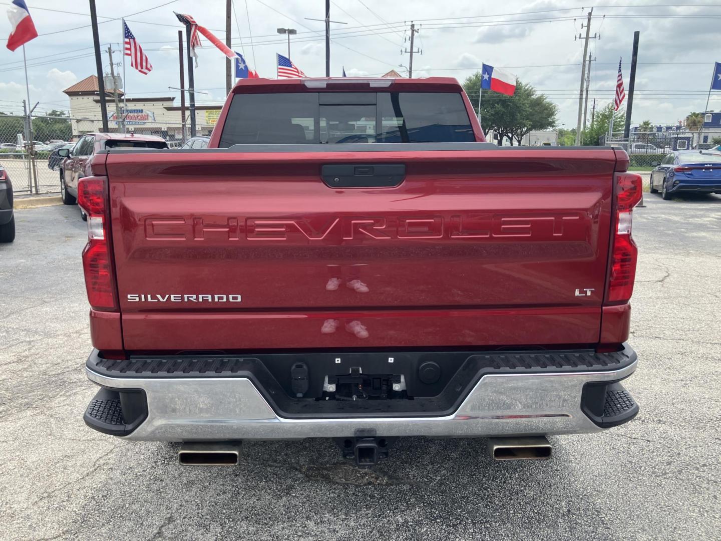 2020 Red /Black Chevrolet Silverado 1500 (3GCPWCED6LG) with an 5.3L engine, located at 1842 Wirt Road, Houston, TX, 77055, (713) 973-3903, 29.805330, -95.484787 - Photo#3
