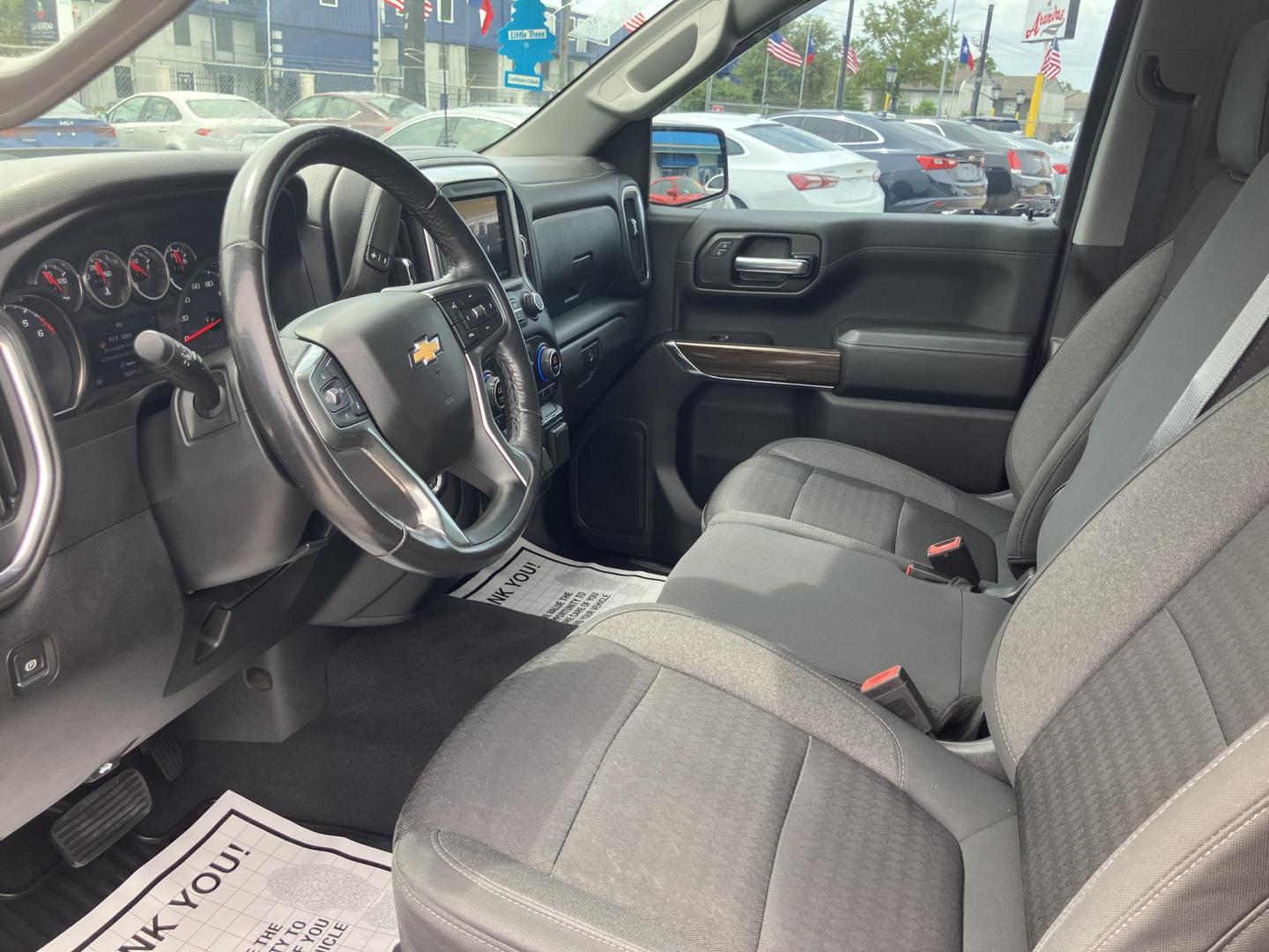 2020 Red /Black Chevrolet Silverado 1500 (3GCPWCED6LG) with an 5.3L engine, located at 1842 Wirt Road, Houston, TX, 77055, (713) 973-3903, 29.805330, -95.484787 - Photo#8