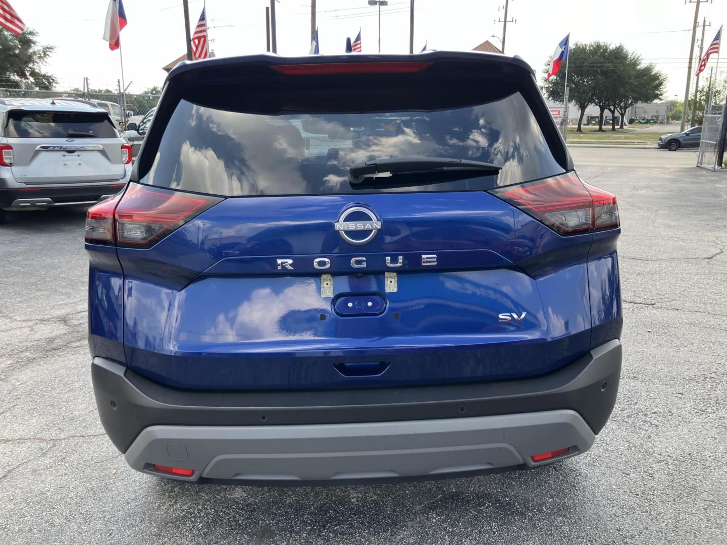 2023 BLUE /Black Nissan Rogue SV (5N1BT3BA0PC) with an 2.5L L4 DOHC 16V engine, CVT transmission, located at 1842 Wirt Road, Houston, TX, 77055, (713) 973-3903, 29.805330, -95.484787 - Photo#3