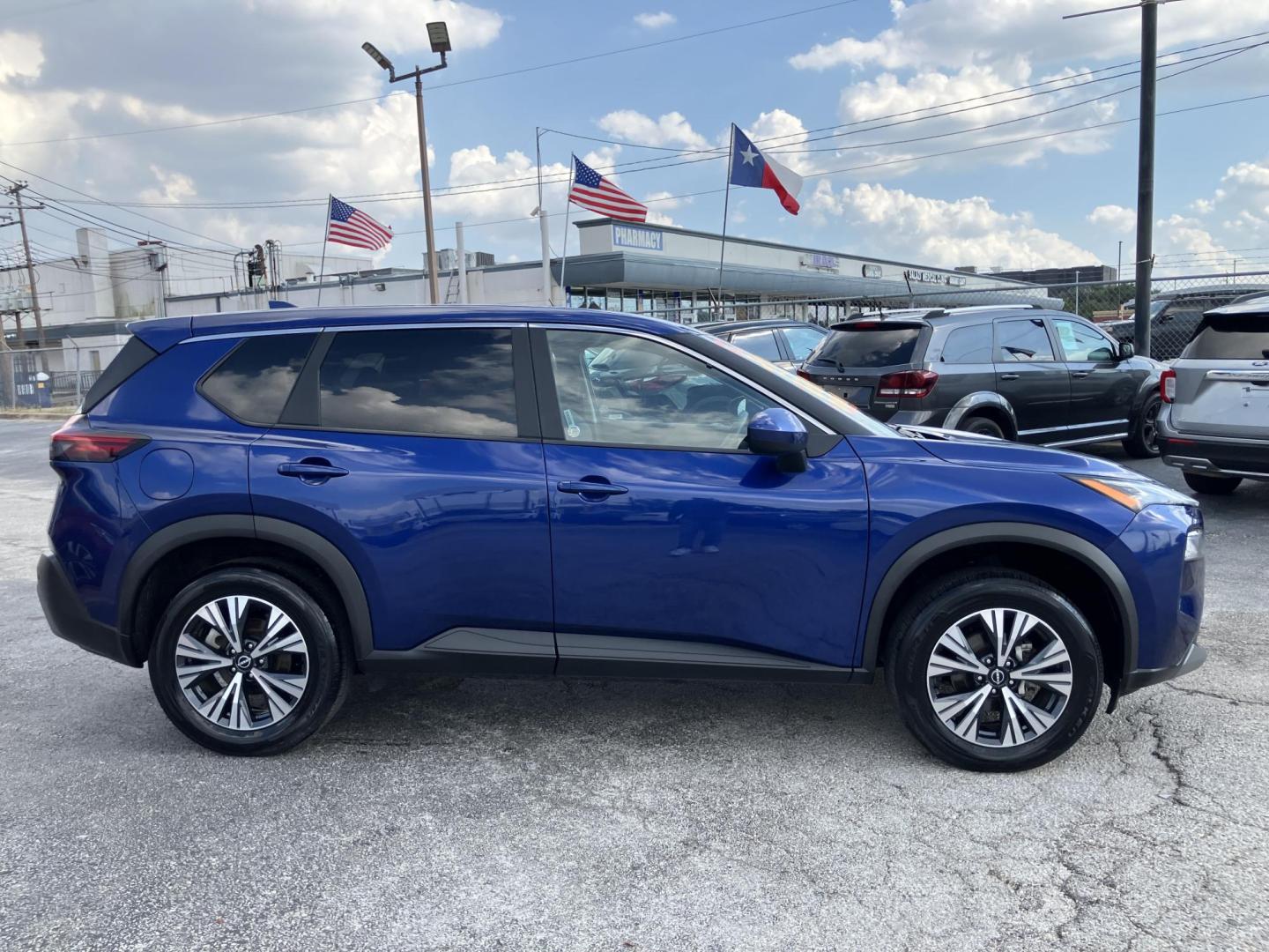 2023 BLUE /Black Nissan Rogue SV (5N1BT3BA0PC) with an 2.5L L4 DOHC 16V engine, CVT transmission, located at 1842 Wirt Road, Houston, TX, 77055, (713) 973-3903, 29.805330, -95.484787 - Photo#5