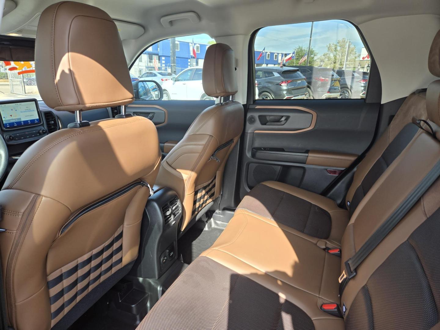 2022 Gray /brown Ford Bronco Sport Badlands (3FMCR9D99NR) with an 2.0L L4 DOHC 16V engine, 8A transmission, located at 1842 Wirt Road, Houston, TX, 77055, (713) 973-3903, 29.805330, -95.484787 - Photo#10