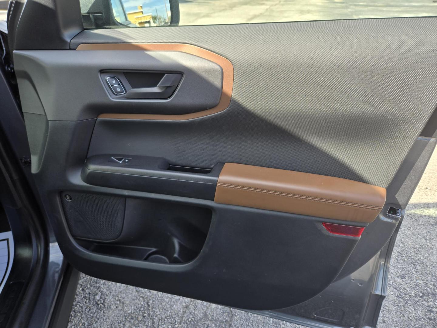 2022 Gray /brown Ford Bronco Sport Badlands (3FMCR9D99NR) with an 2.0L L4 DOHC 16V engine, 8A transmission, located at 1842 Wirt Road, Houston, TX, 77055, (713) 973-3903, 29.805330, -95.484787 - Photo#13