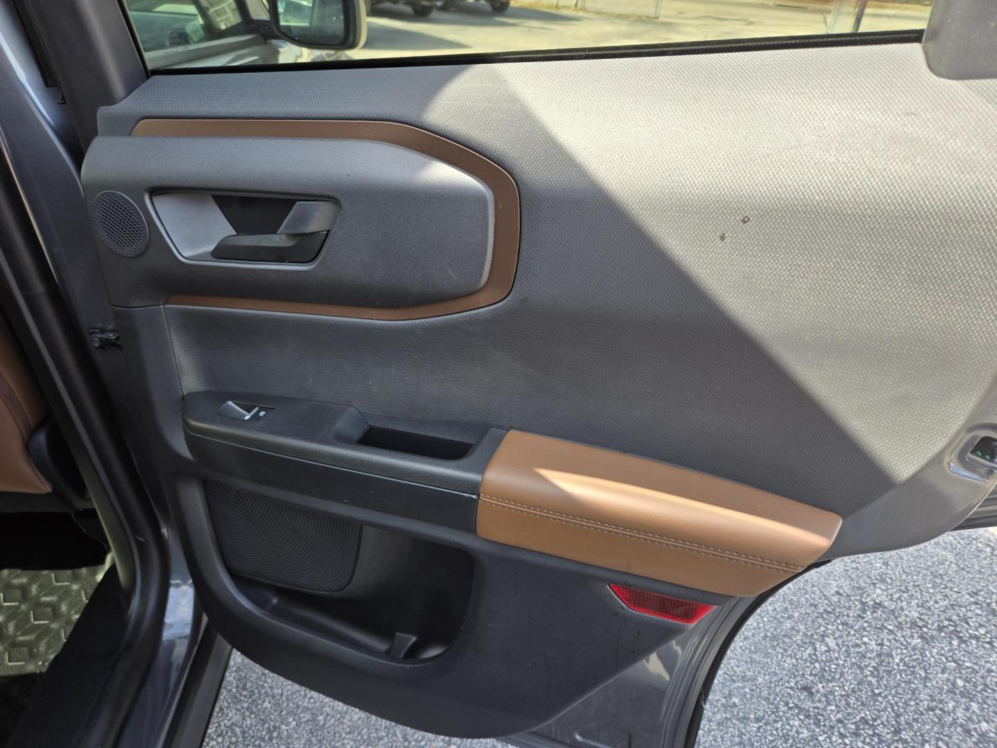 2022 Gray /brown Ford Bronco Sport Badlands (3FMCR9D99NR) with an 2.0L L4 DOHC 16V engine, 8A transmission, located at 1842 Wirt Road, Houston, TX, 77055, (713) 973-3903, 29.805330, -95.484787 - Photo#15