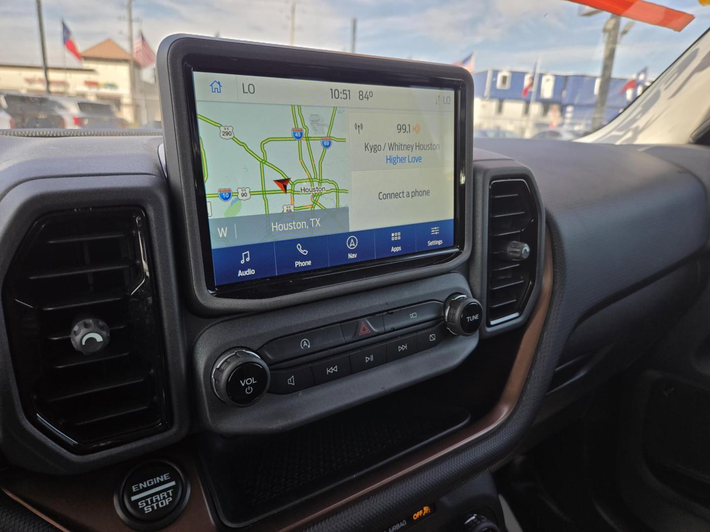 2022 Gray /brown Ford Bronco Sport Badlands (3FMCR9D99NR) with an 2.0L L4 DOHC 16V engine, 8A transmission, located at 1842 Wirt Road, Houston, TX, 77055, (713) 973-3903, 29.805330, -95.484787 - Photo#17